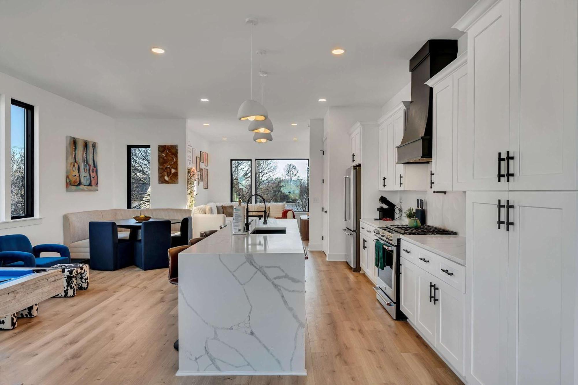 Twin Homes Rooftop Deck Hot Tub Outdoor Kitchen Holiday home *