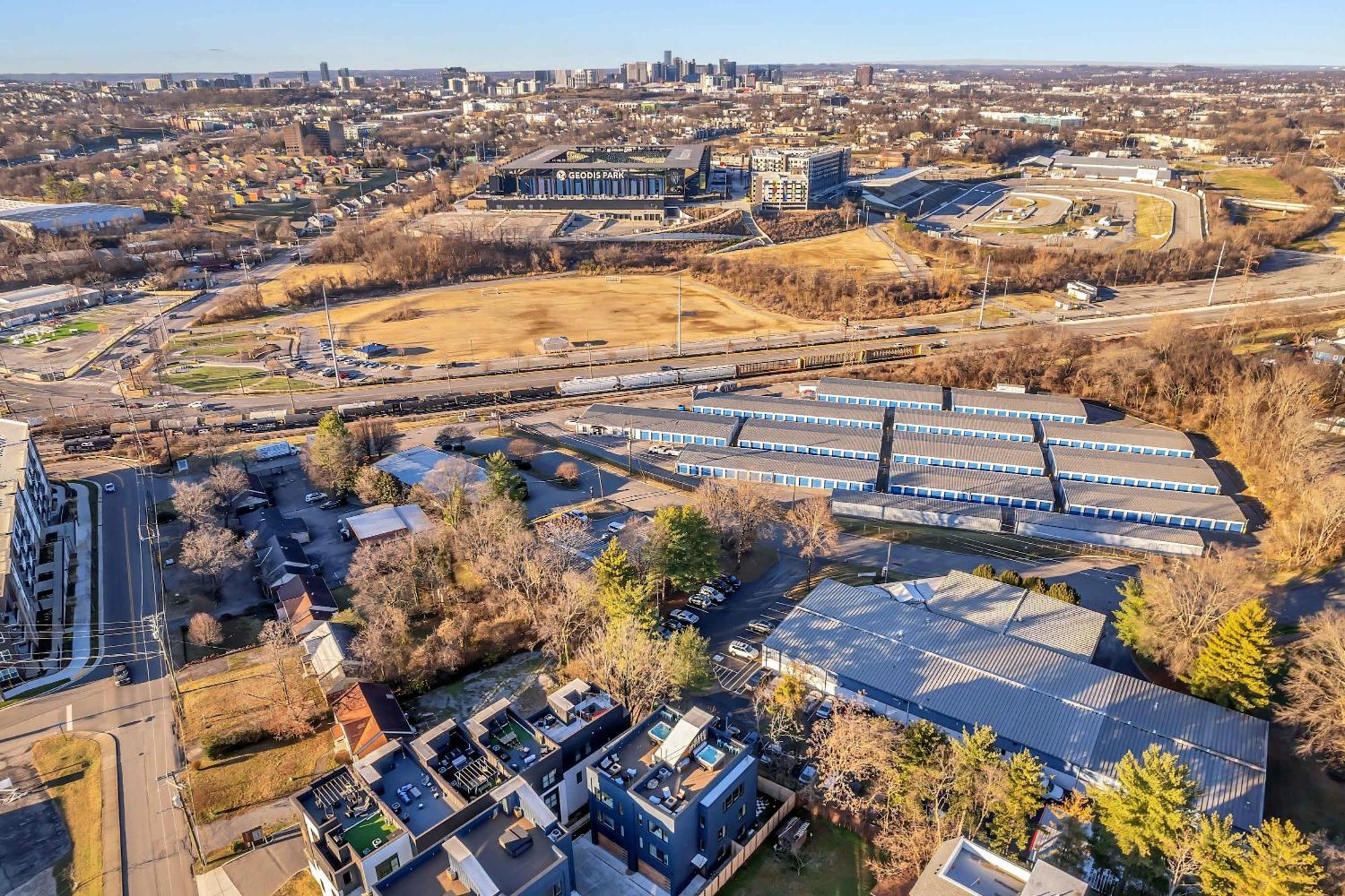 Twin Homes Rooftop Deck Hot Tub Outdoor Kitchen Nashville