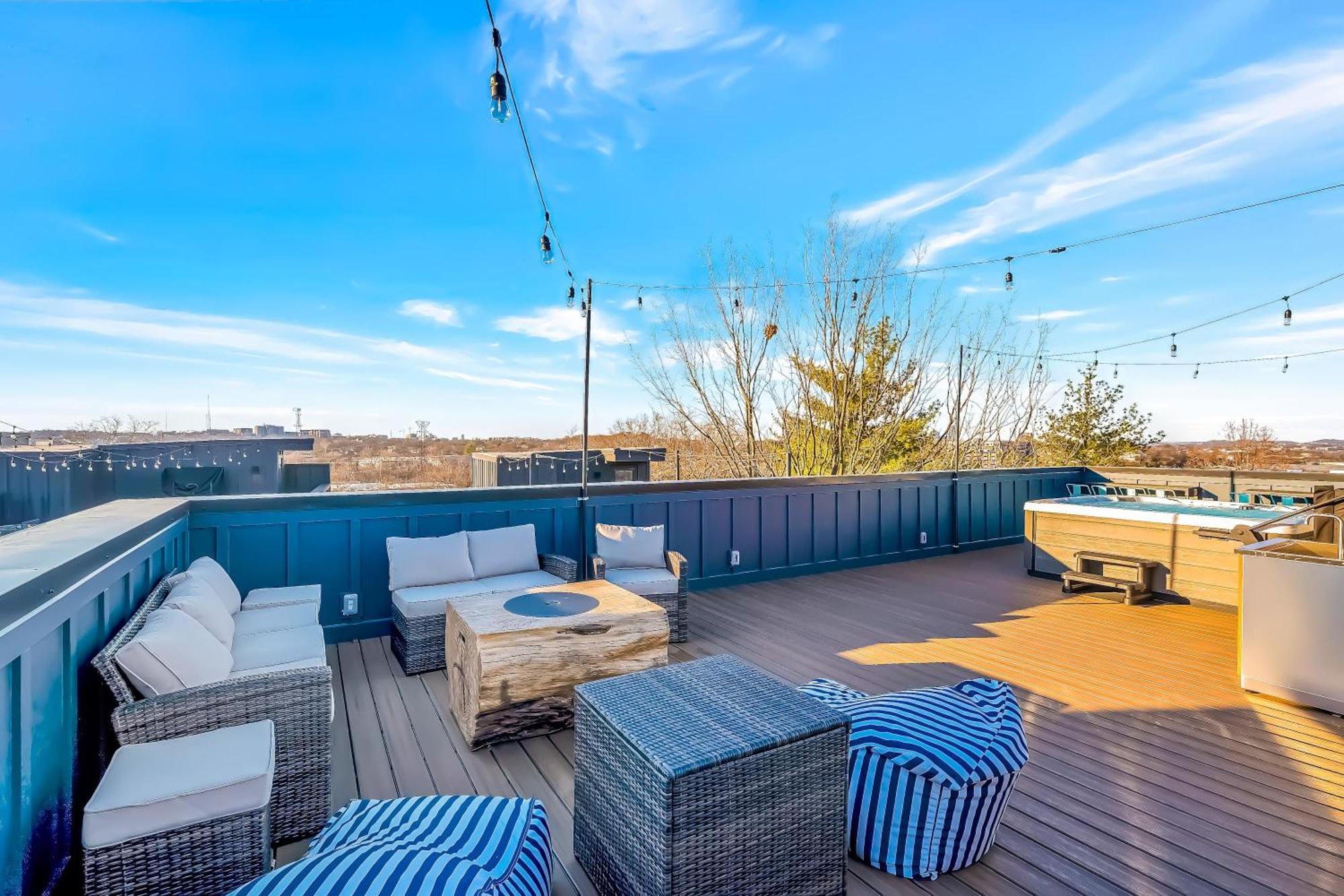 Twin Homes Rooftop Deck Hot Tub Outdoor Kitchen Nashville
