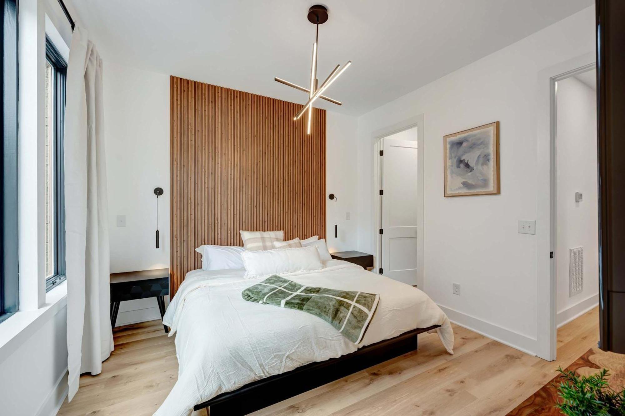 Twin Homes Rooftop Deck Hot Tub Outdoor Kitchen Holiday home Nashville