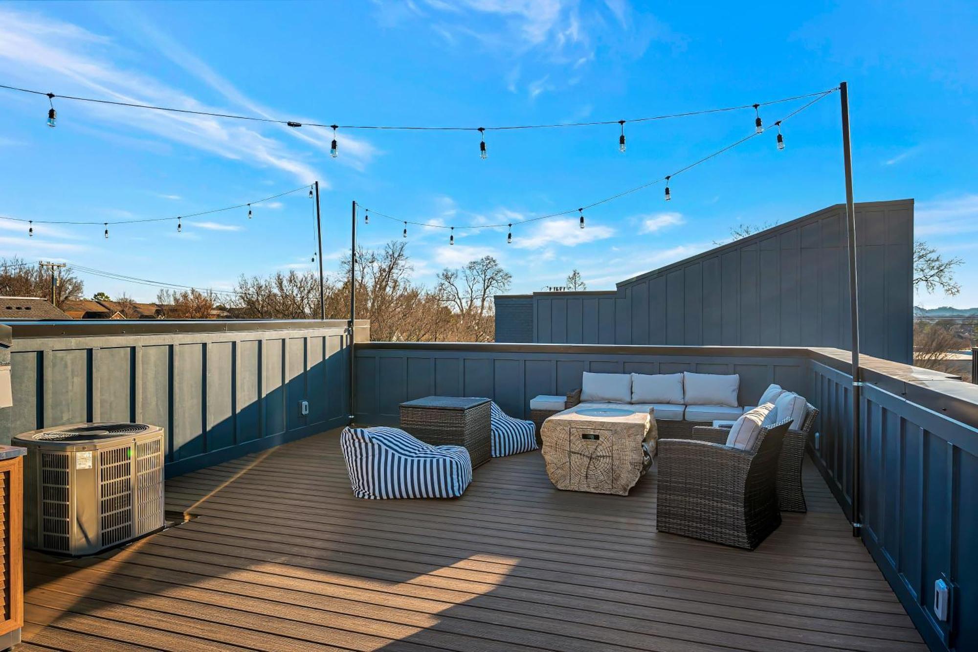 Twin Homes Rooftop Deck Hot Tub Outdoor Kitchen Holiday home