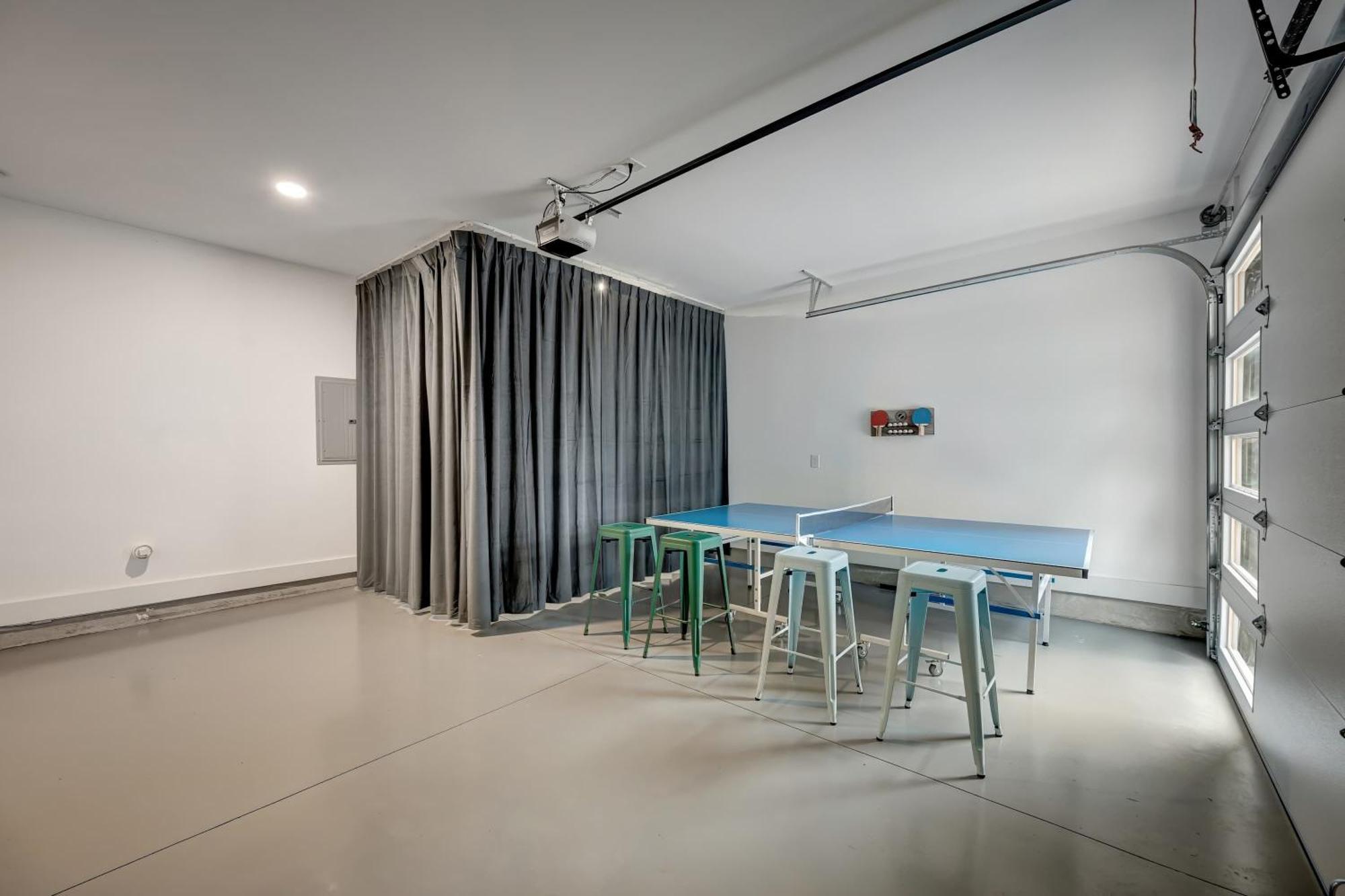 Holiday home Twin Homes Rooftop Deck Hot Tub Outdoor Kitchen *