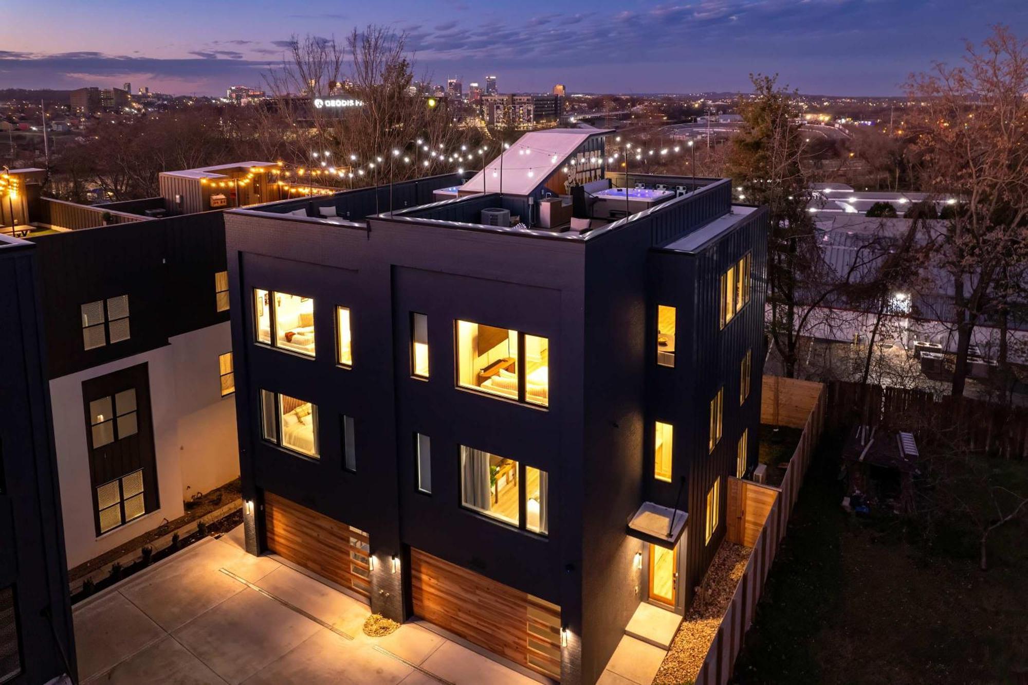 Rooftop Deck Hot Tub Game Downtown Nashville
