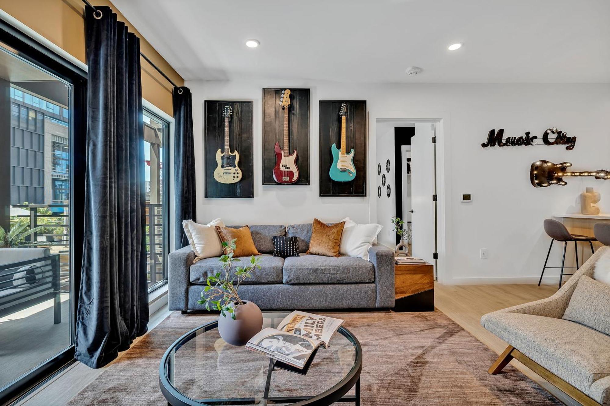 The Gibson In Music Walk To Broadway Holiday home