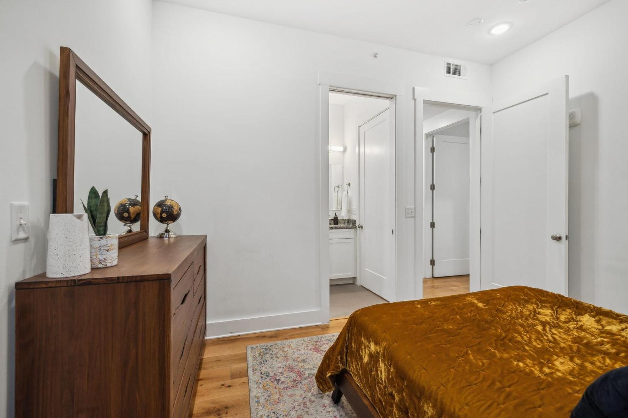 Apartment East Nash 13 Mins From Broadway *