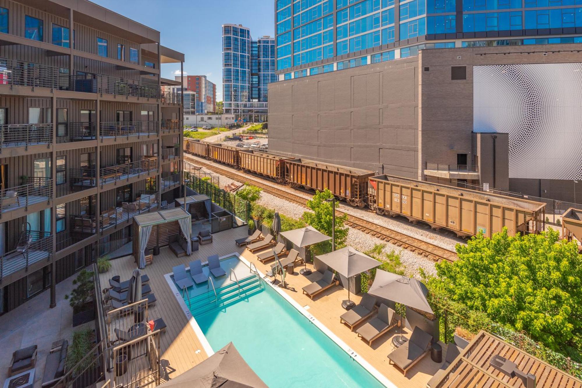 Laylas Retreat With Pool Walk To Broadway * Nashville