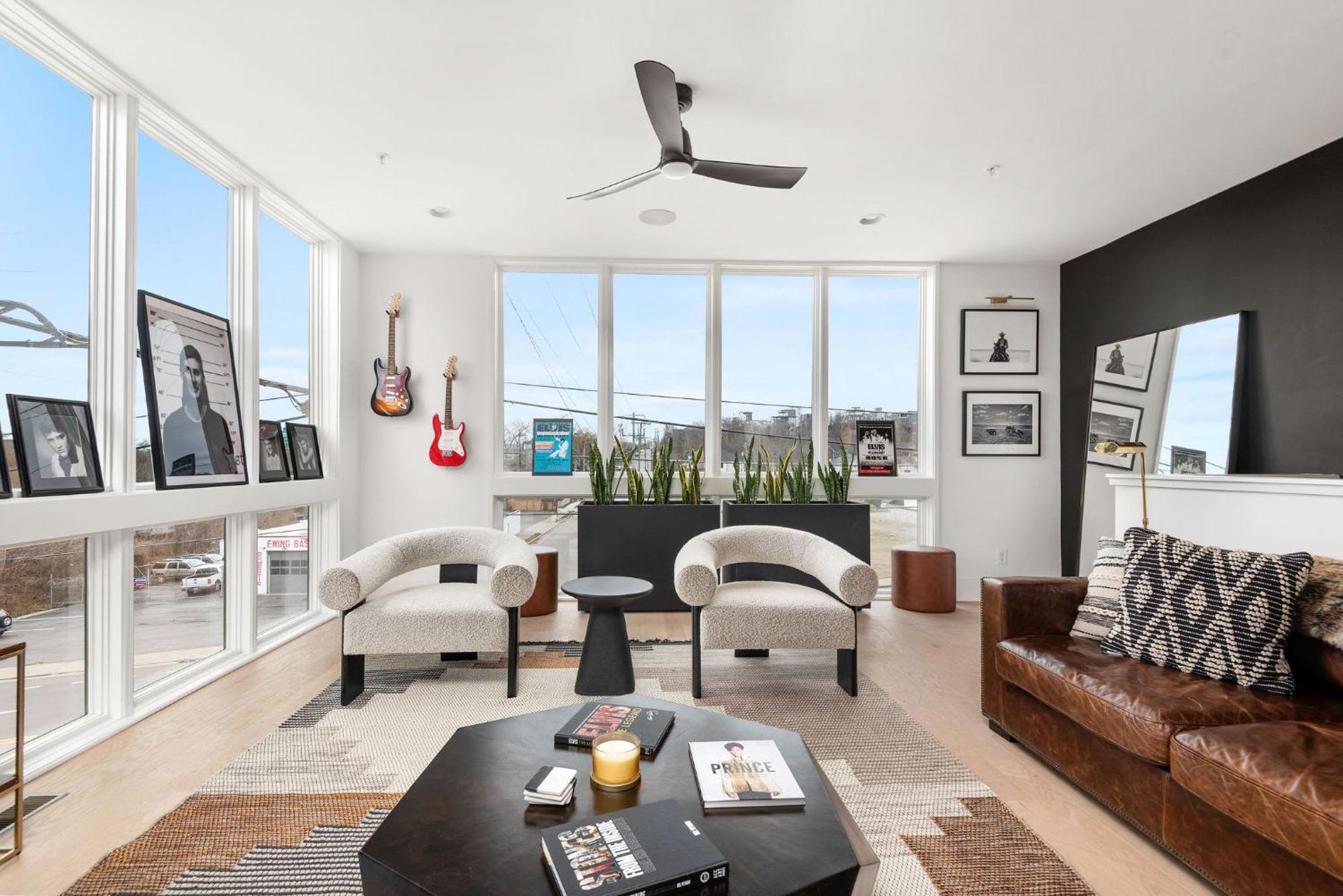 The Morgan Wallen Rooftop Luxury 4bd Holiday home Nashville