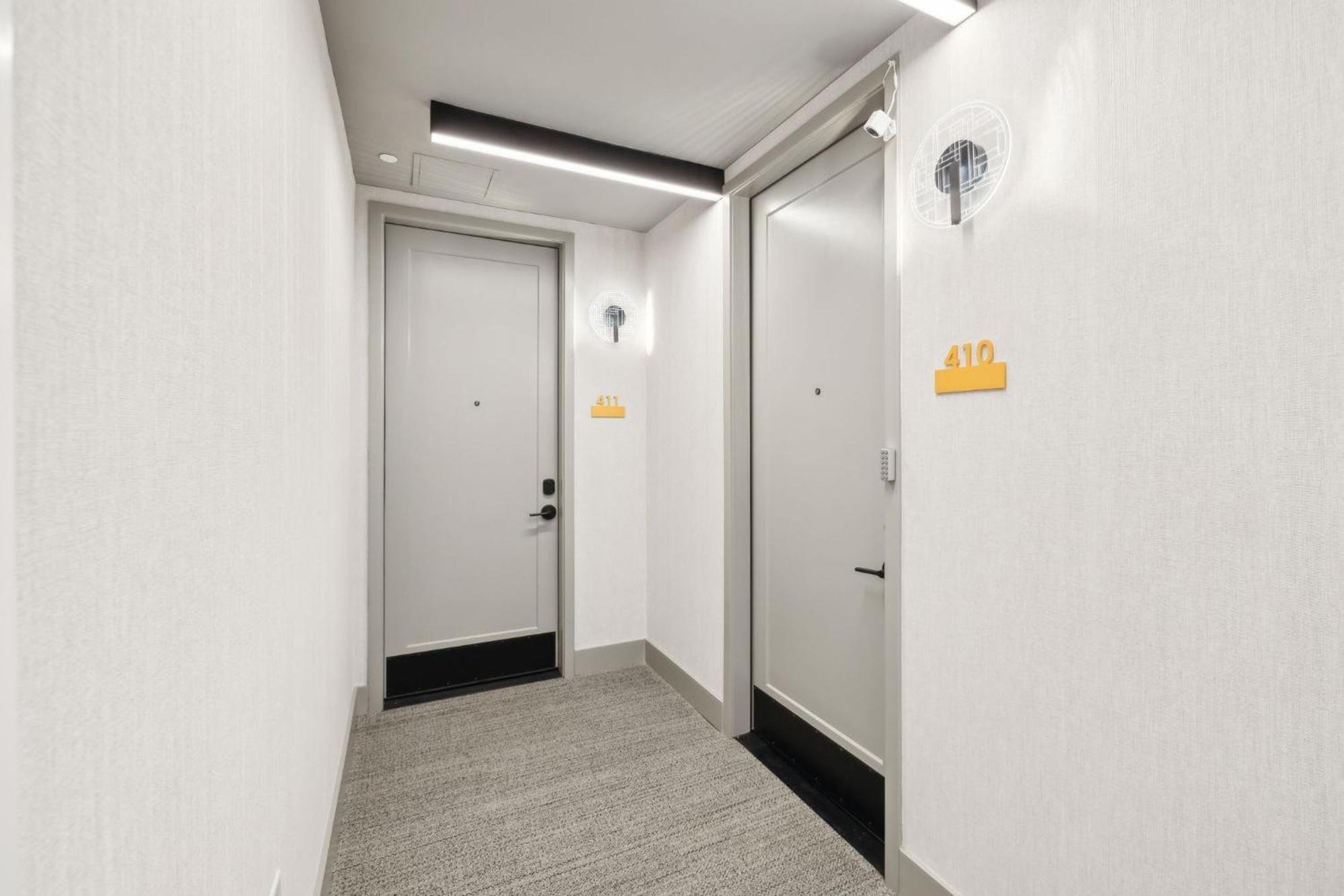 Heart Of Music Row Walk To Vanderbilt & Nashville