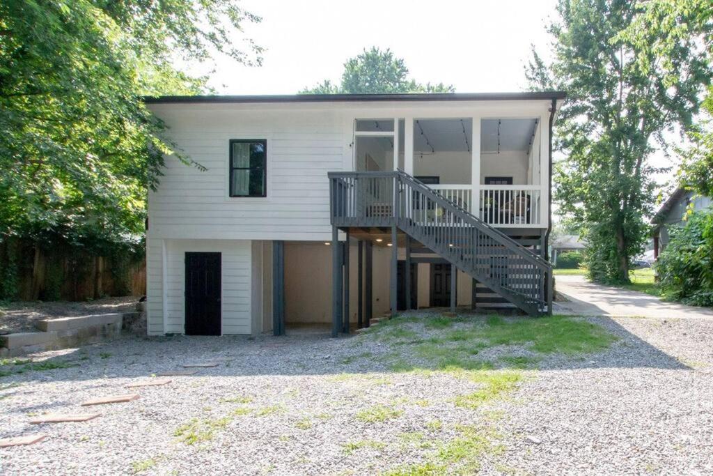 Holiday home Nashoasis 10 Min To Dt, Gameroom, Huge Yard