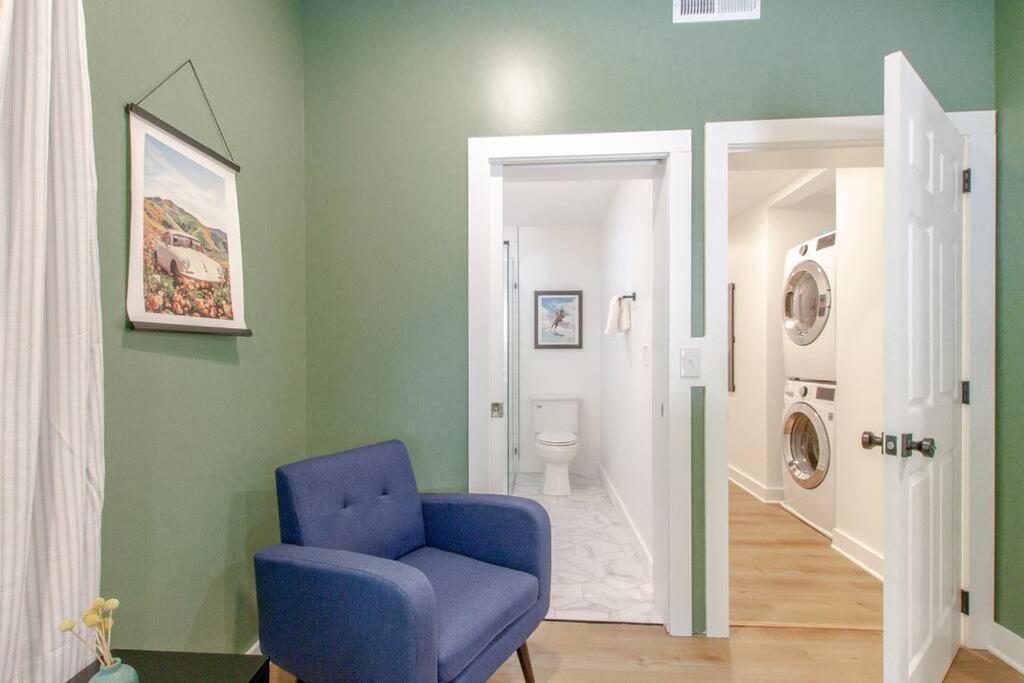 Holiday home Nashoasis 10 Min To Dt, Gameroom, Huge Yard *