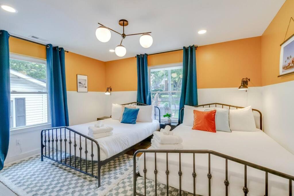 Nashoasis 10 Min To Dt, Gameroom, Huge Yard *