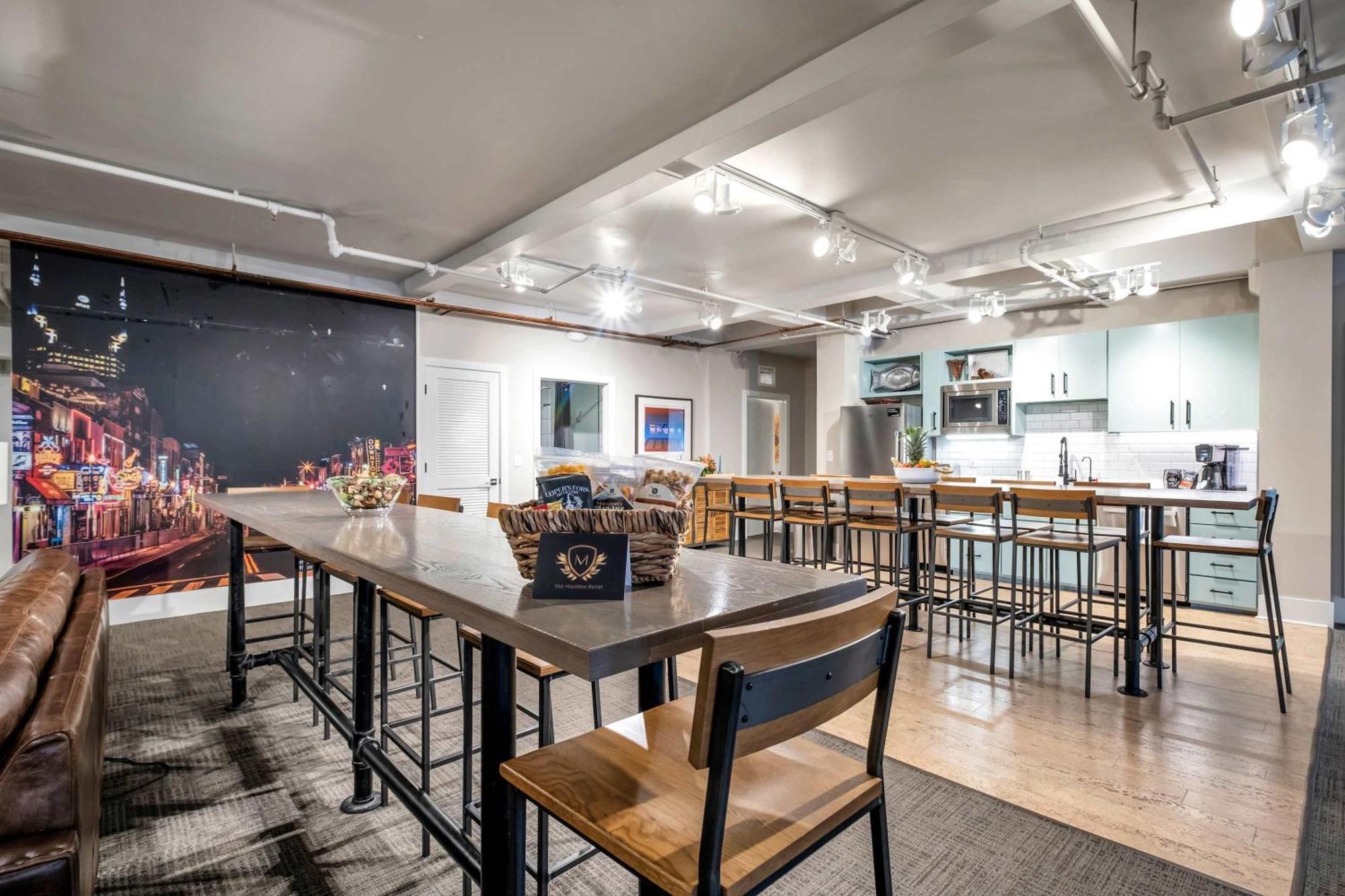 Honky Tonk 6 Bedroom By Maddox * Nashville