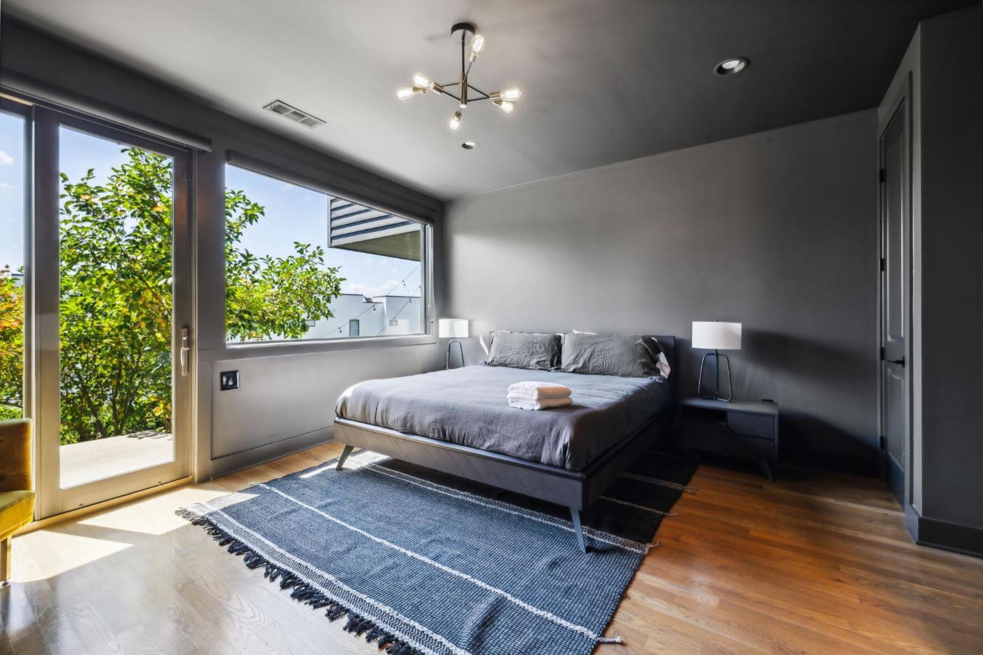 Apartment Cozy 1st-floor Retreat W Game & King Bed