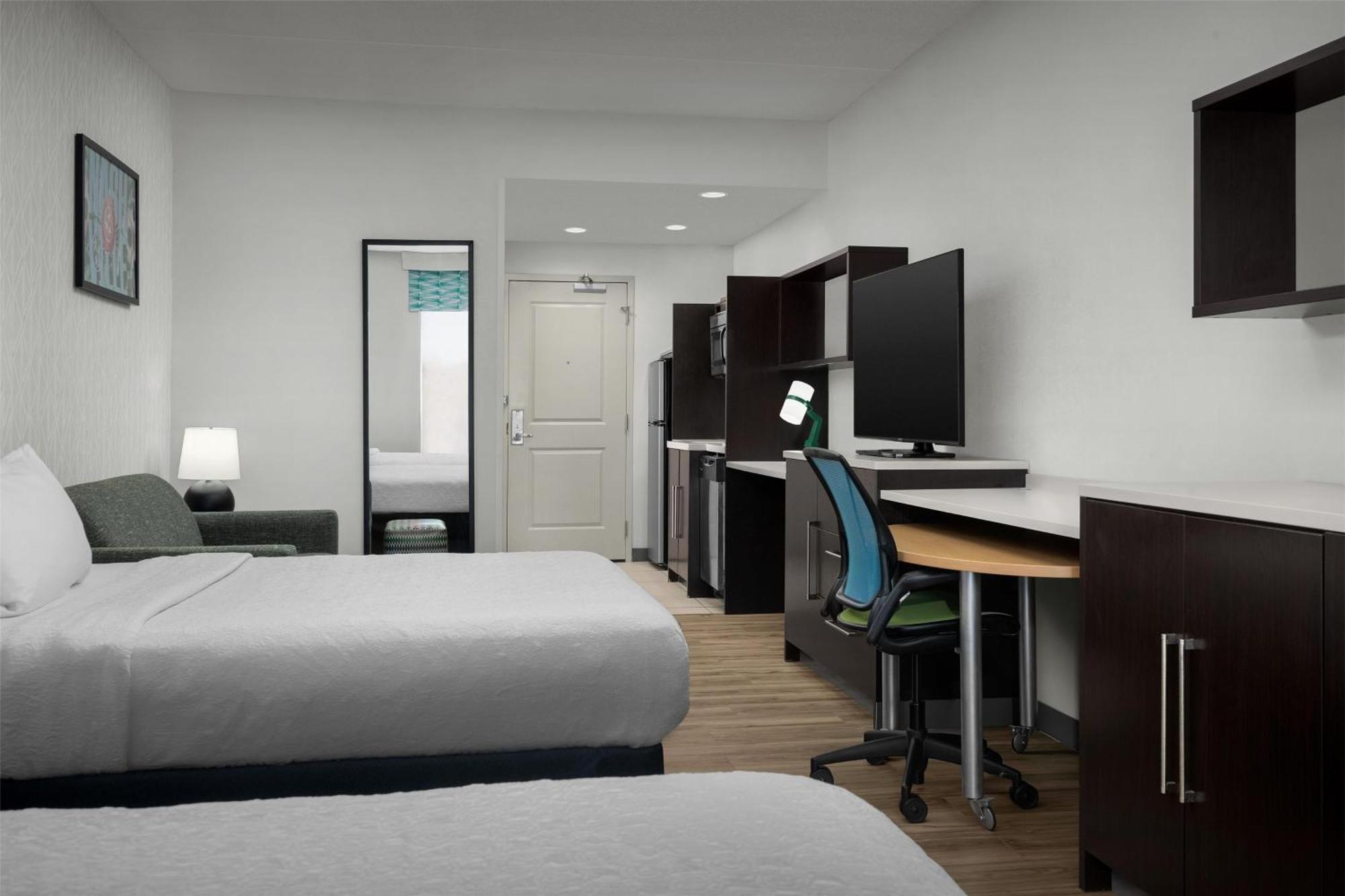 Hotel Home2 Airport 3*