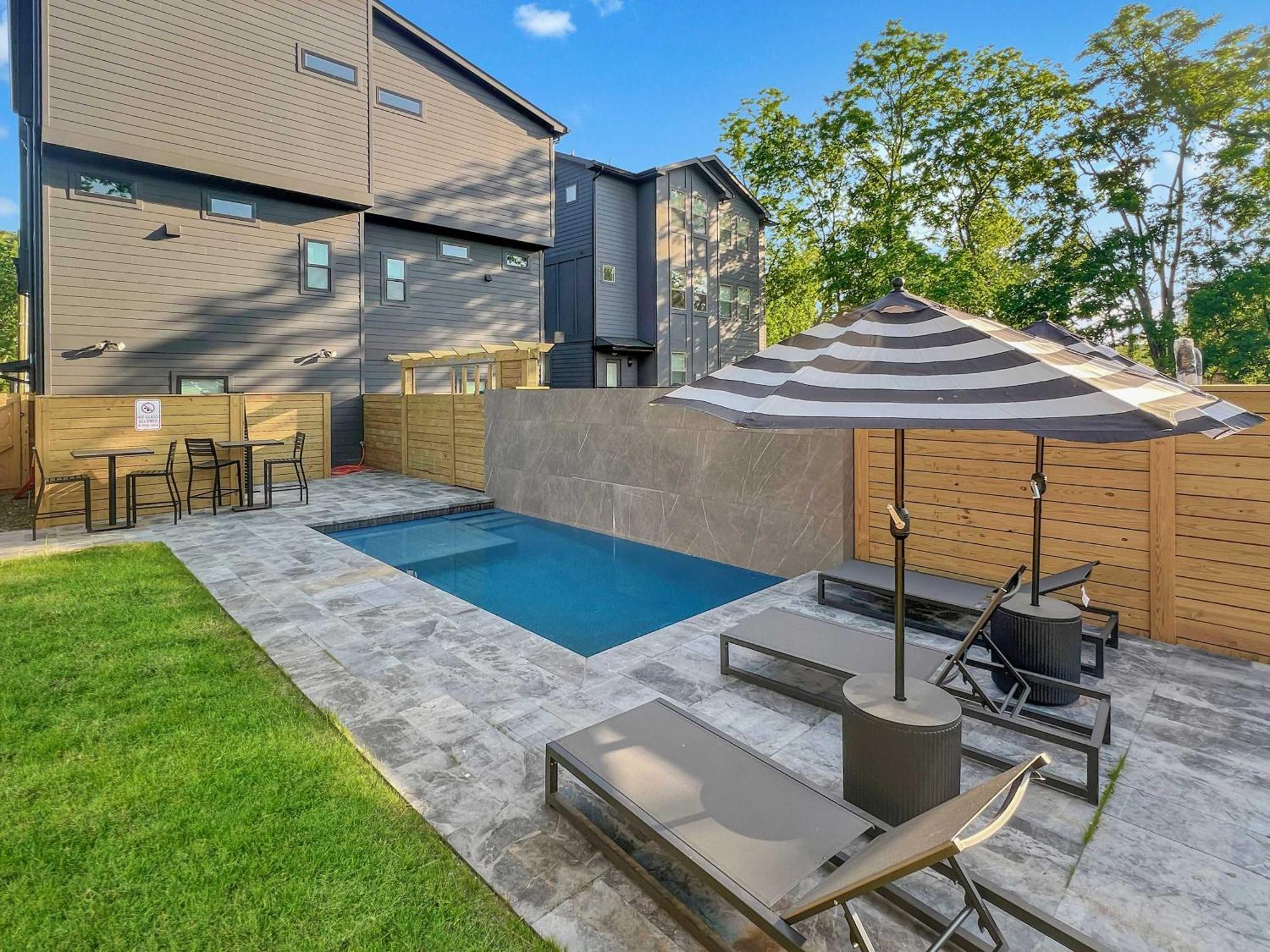 1st Flr Retreat Downtown & Spots Holiday home