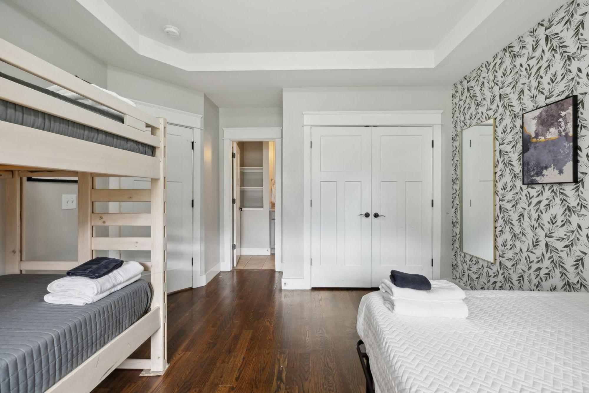 Apartment Cozy Retreat Mins To Broadway & East *