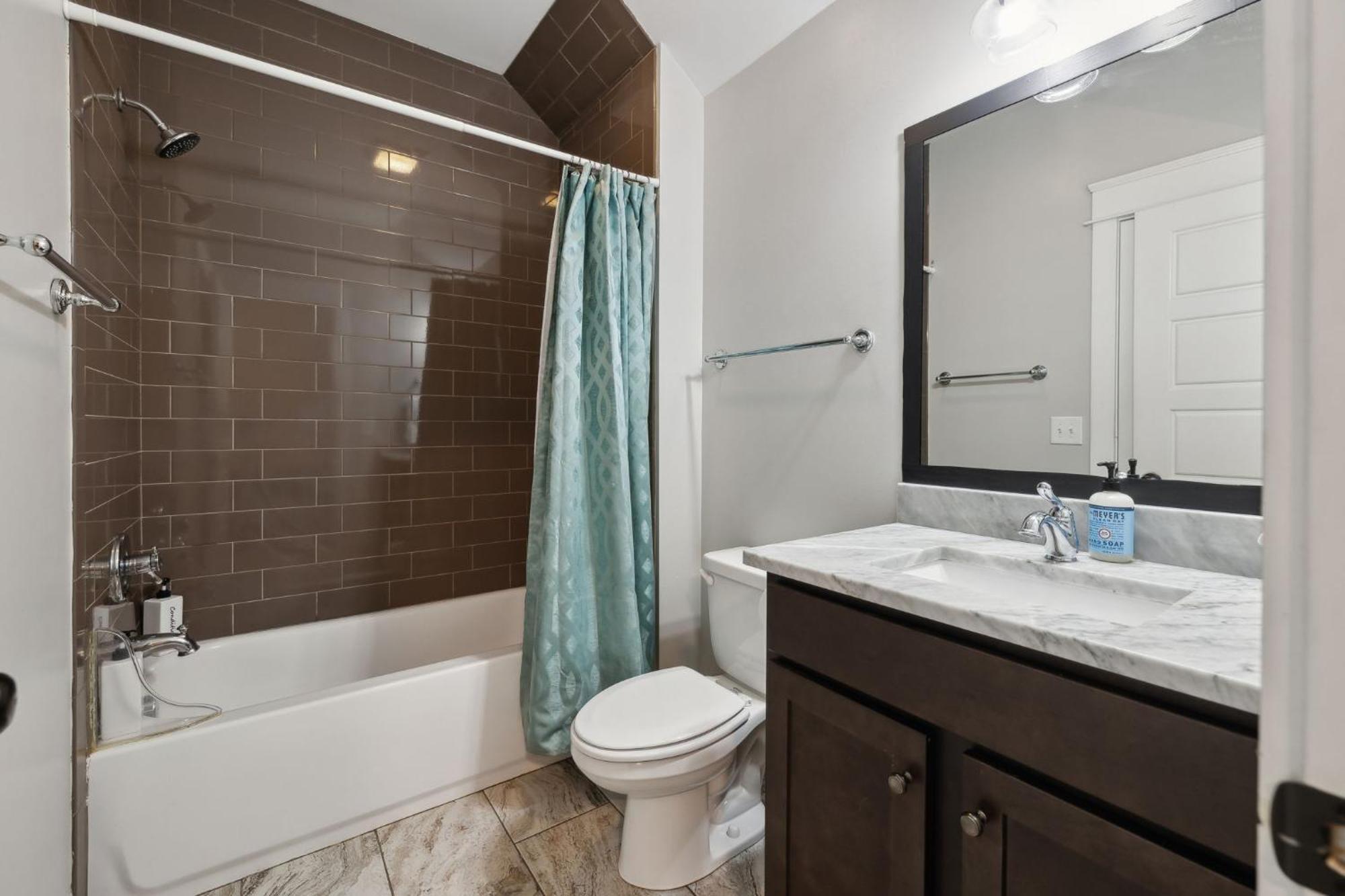 Spacious Retreat Mins To Broadway & East * Nashville