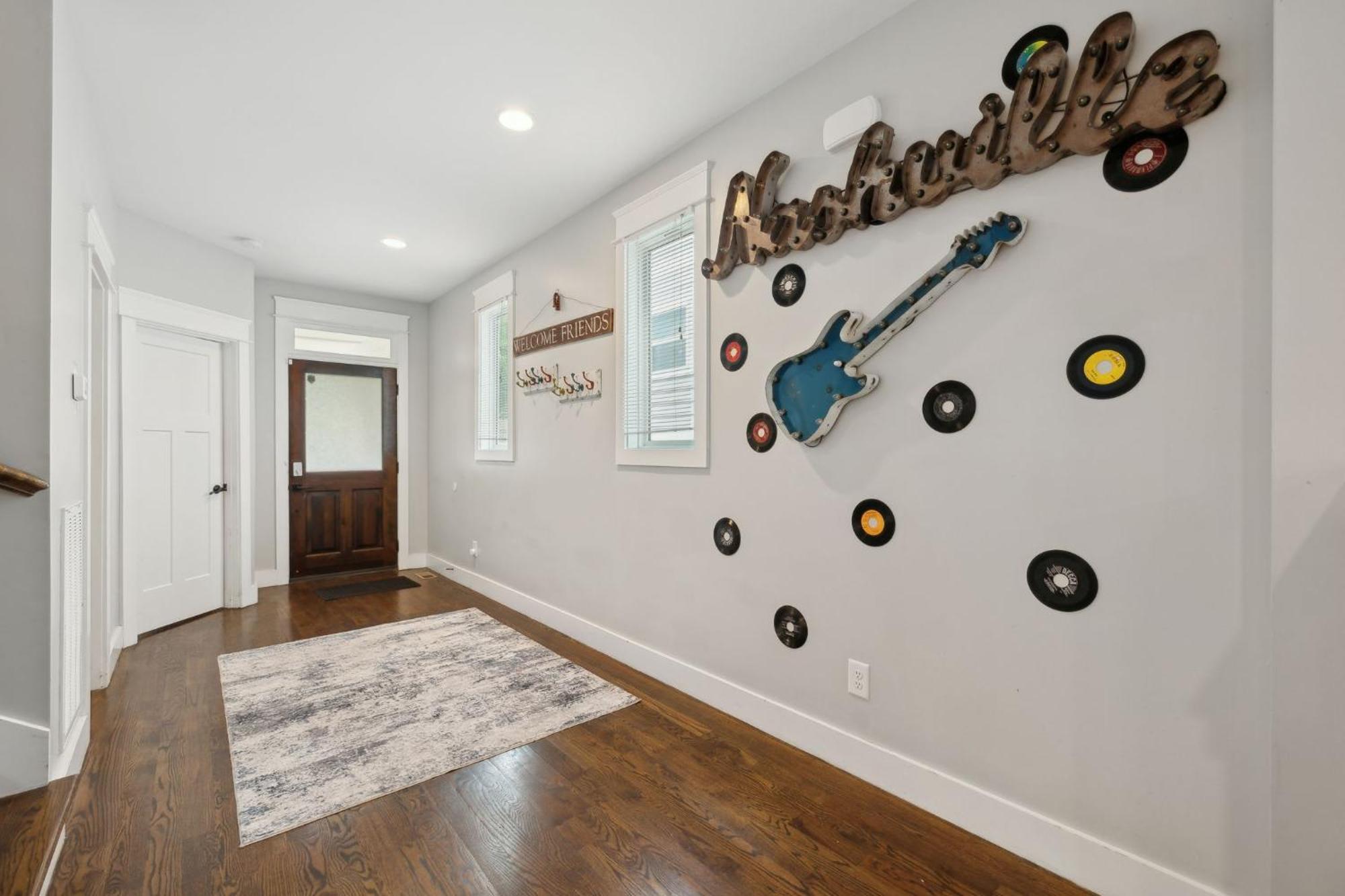 Stylish Duplex Near Downtown & East Fun * Nashville
