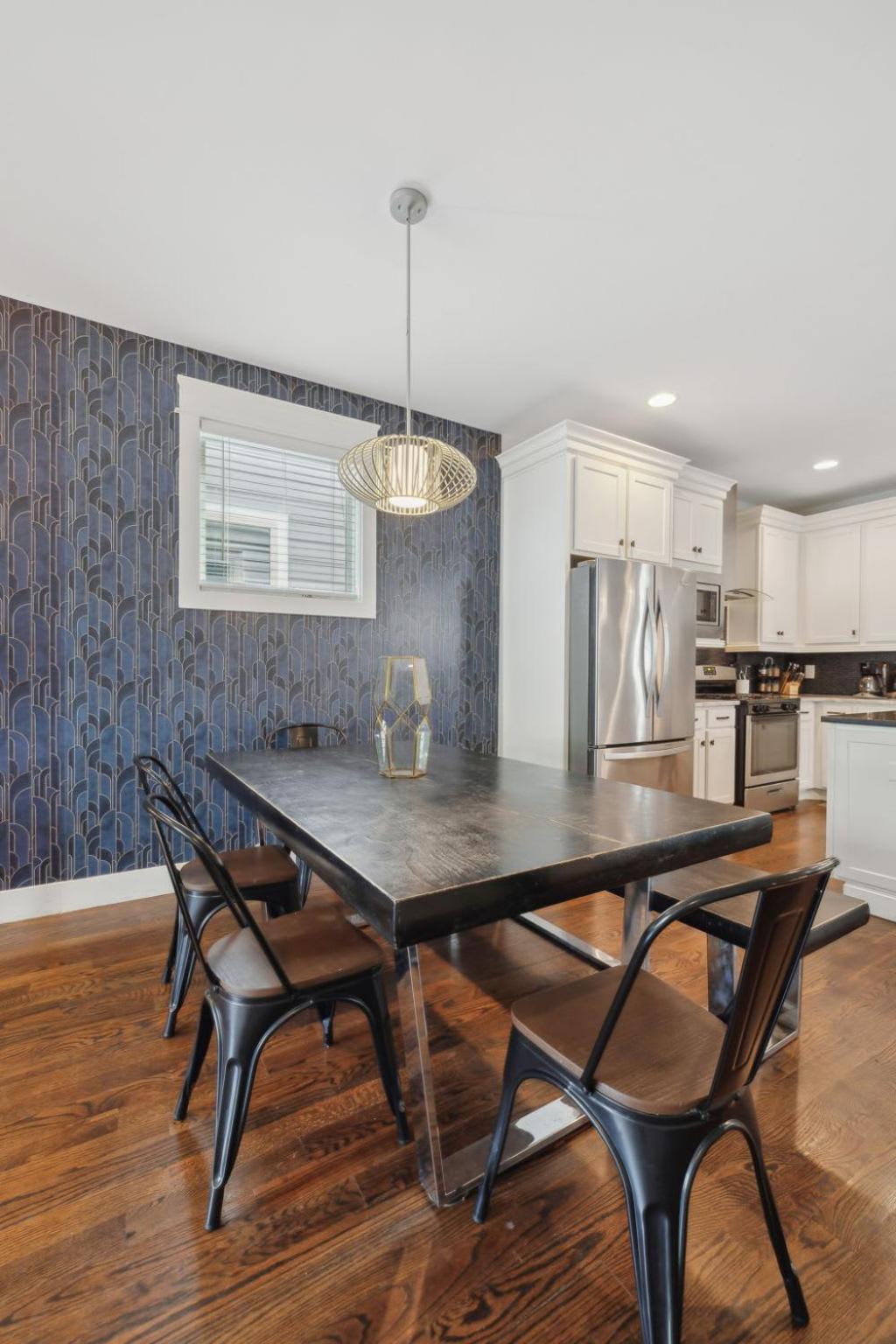 Stylish Duplex Near Downtown & East Fun Apartment *