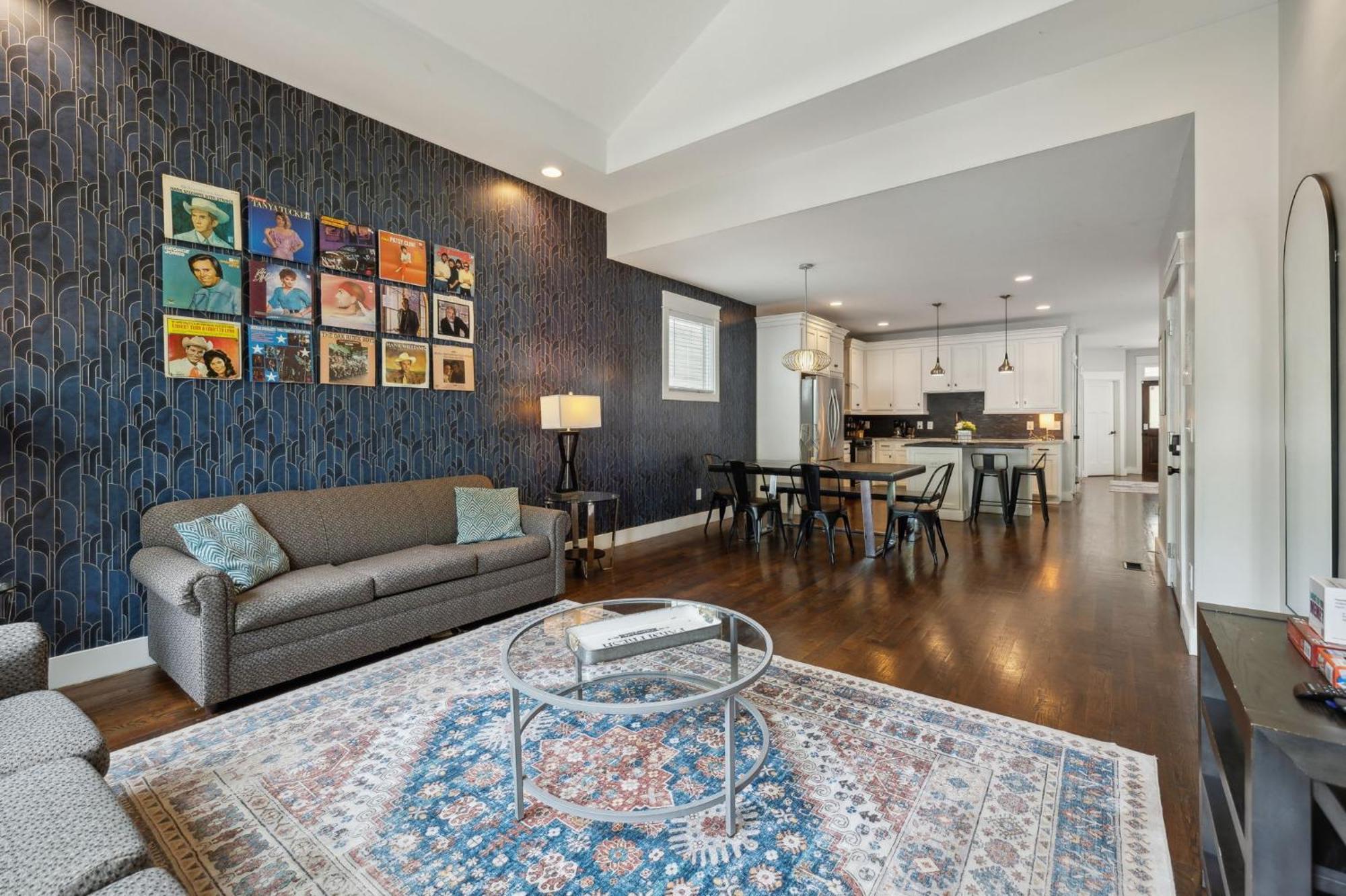 Stylish Duplex Near Downtown & East Fun * Nashville