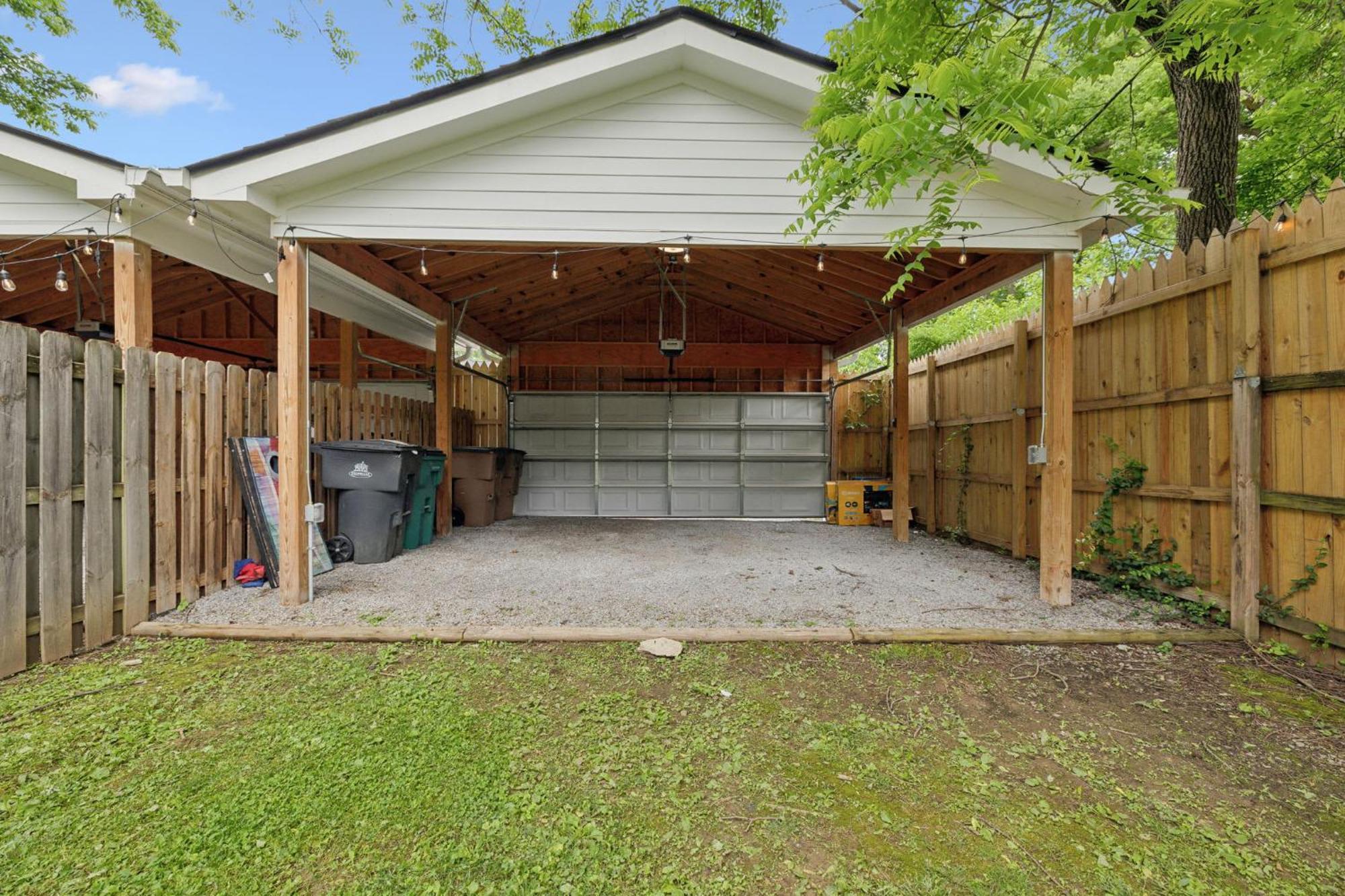 Stylish Duplex Near Downtown & East Fun Nashville