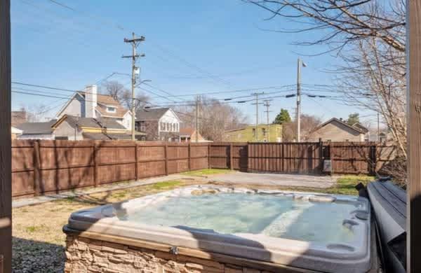 Holiday home Lucky Bachelor 5 Min To Broadway With Hot Tub *