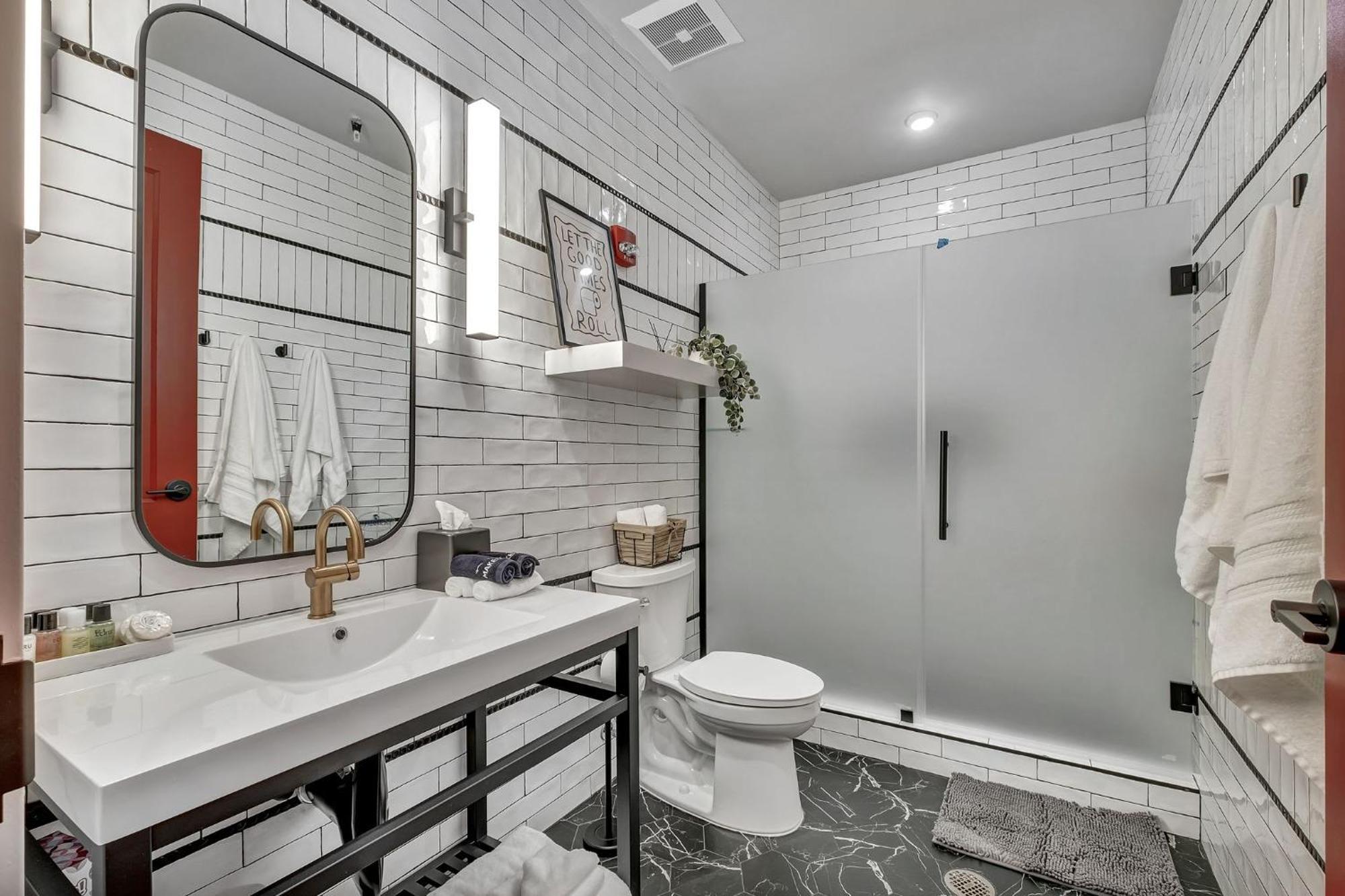 Apartment Elvis 4br By Maddox Nashville