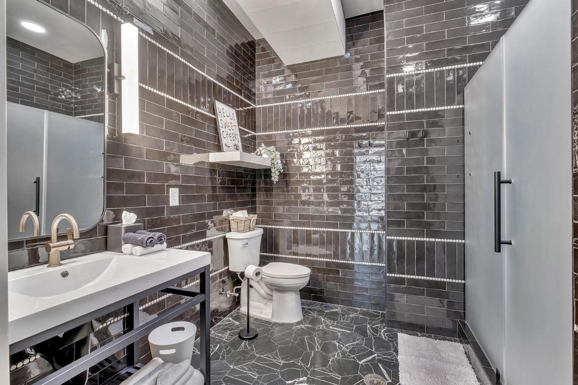 Elvis 4br By Maddox *