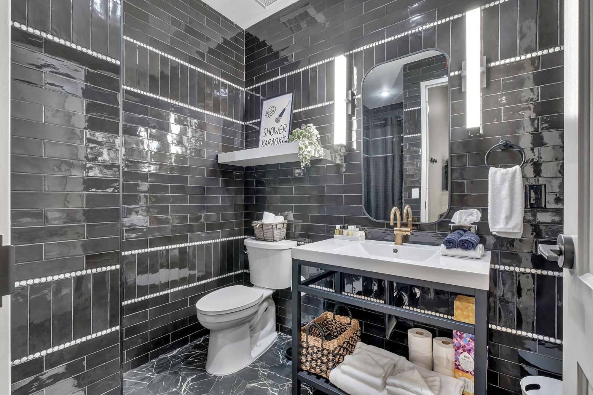 Elvis 4br By Maddox Apartment Nashville