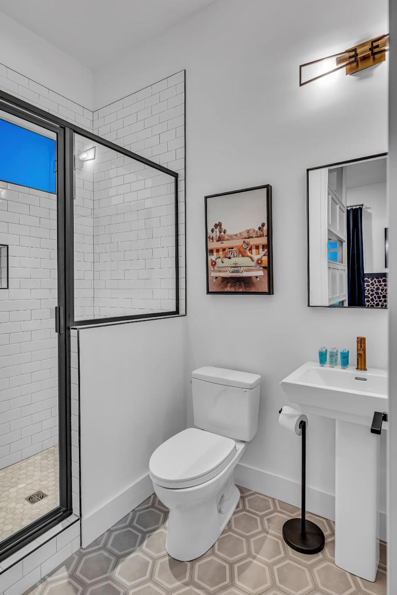 Holiday home Disco Themed Hot Tub & Rooftop Decks In Nashville