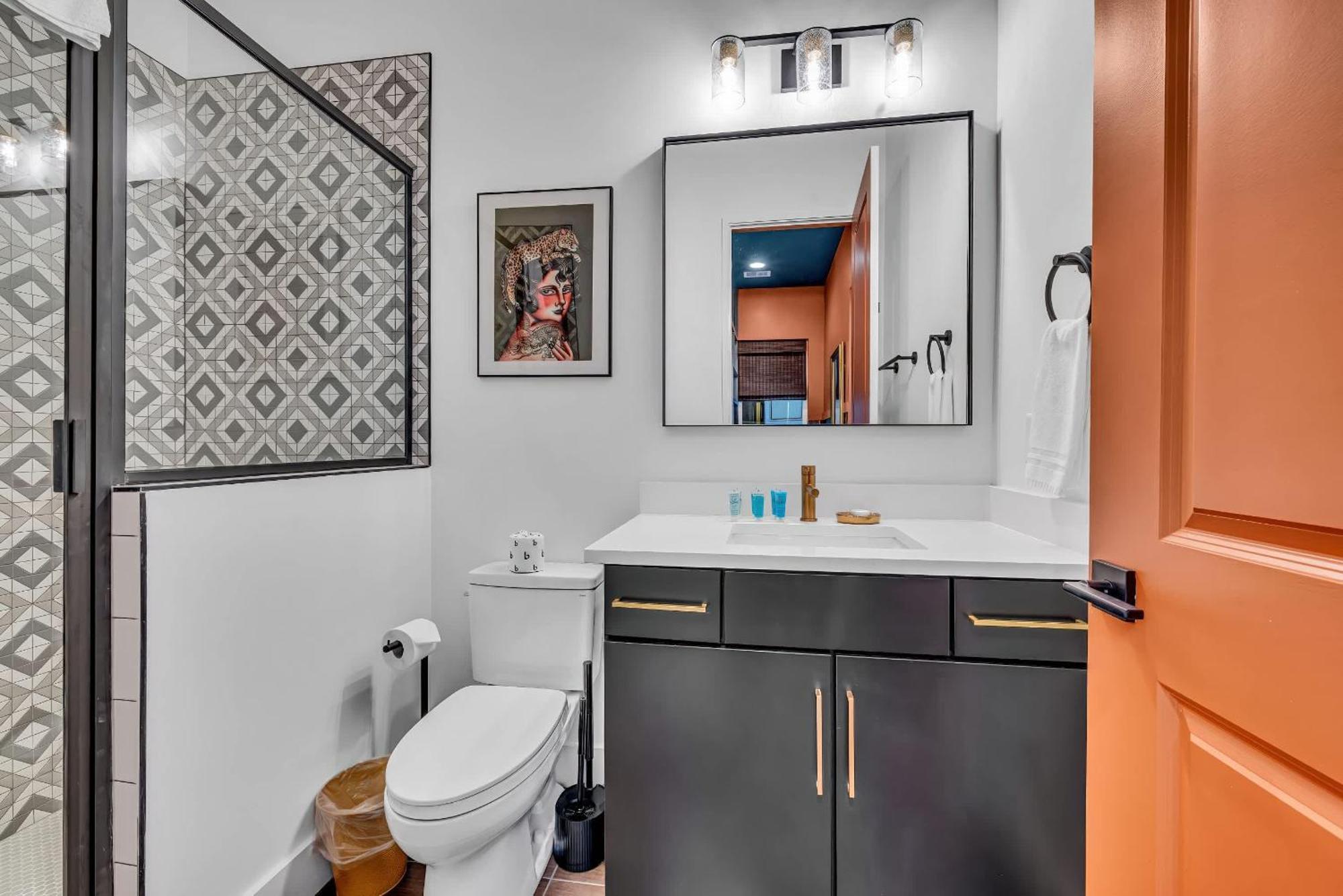 Disco Themed Hot Tub & Rooftop Decks In Holiday home