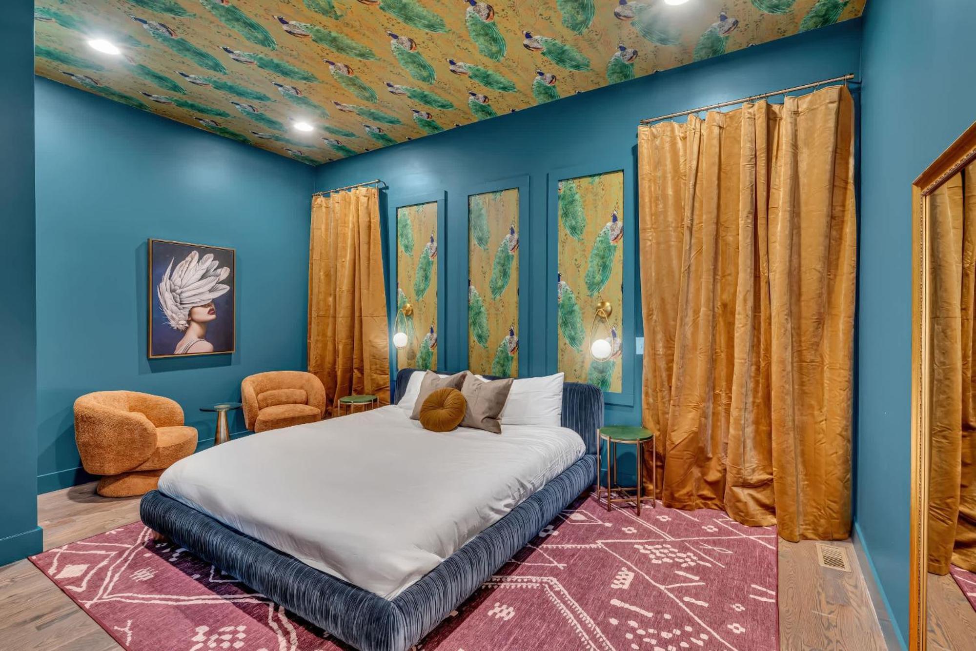 Holiday home Disco Themed Hot Tub & Rooftop Decks In