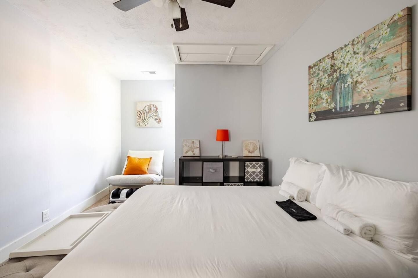 The Little Blue Haus - Two Miles To Broadway Holiday home Nashville