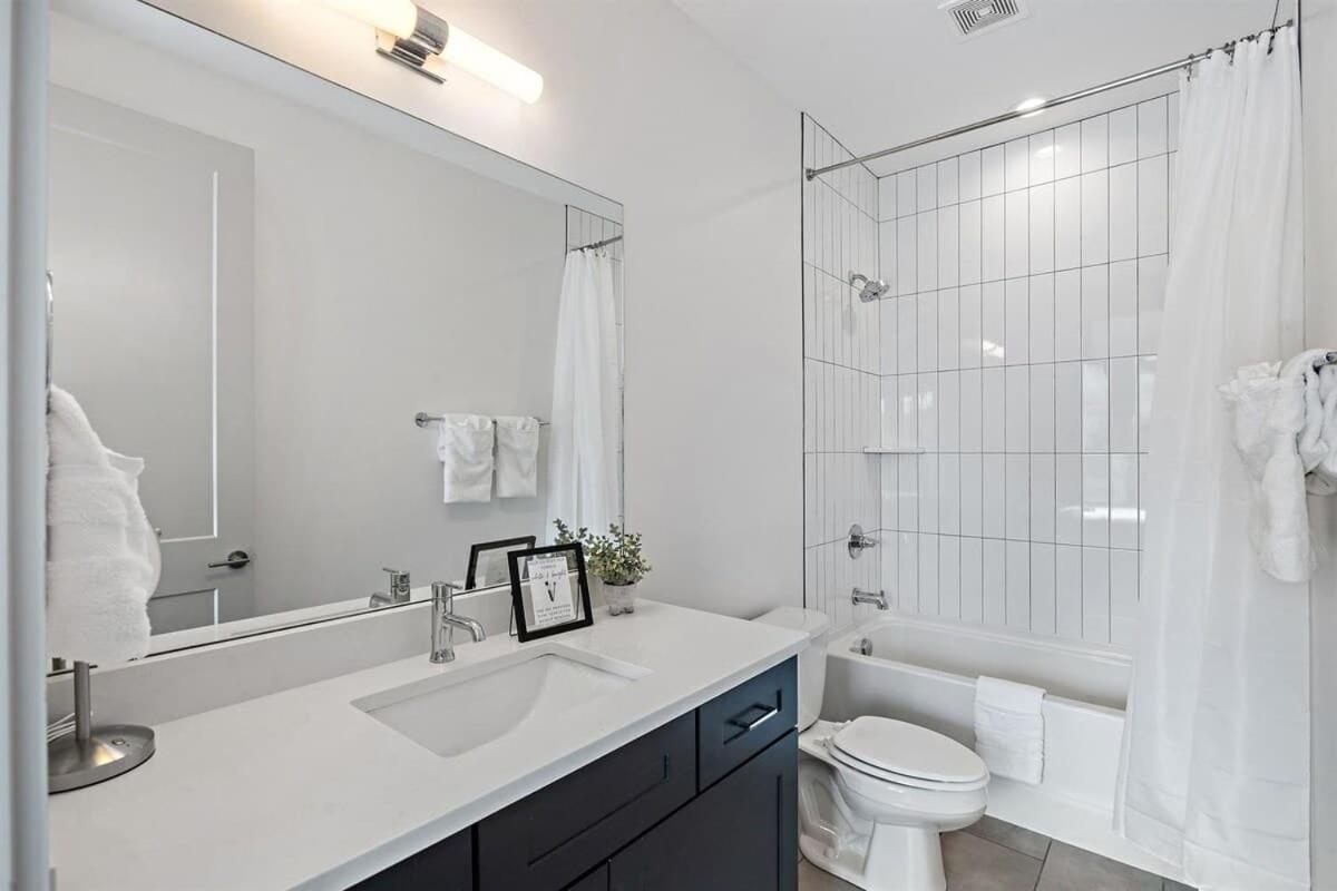 The Southern Lady & Gentleman - Rooftop Patios