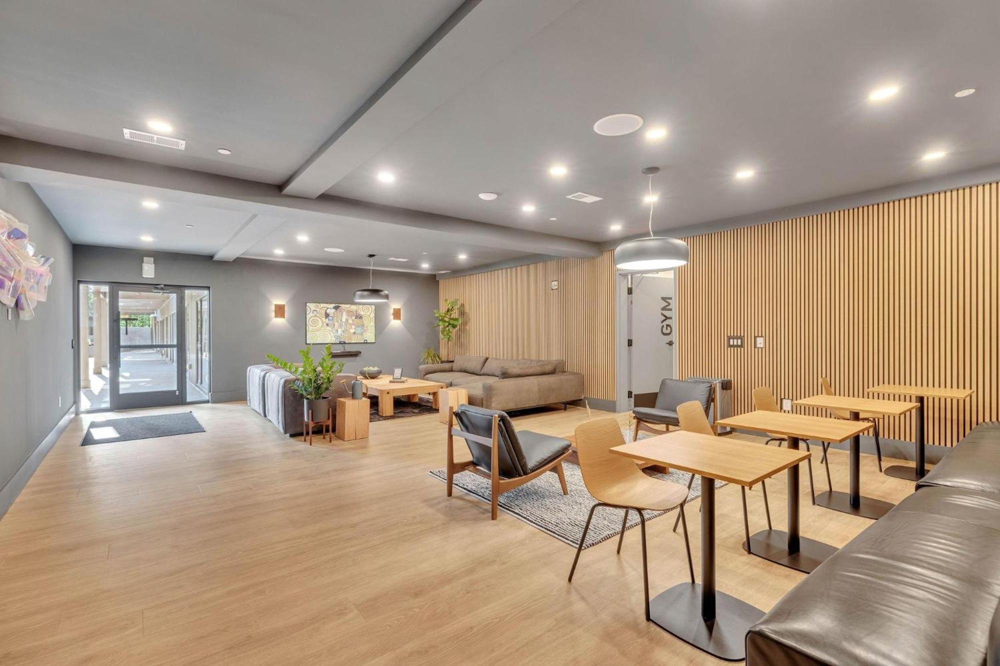 Hyve - Tropical Penthouse - Pool & Gym Nashville