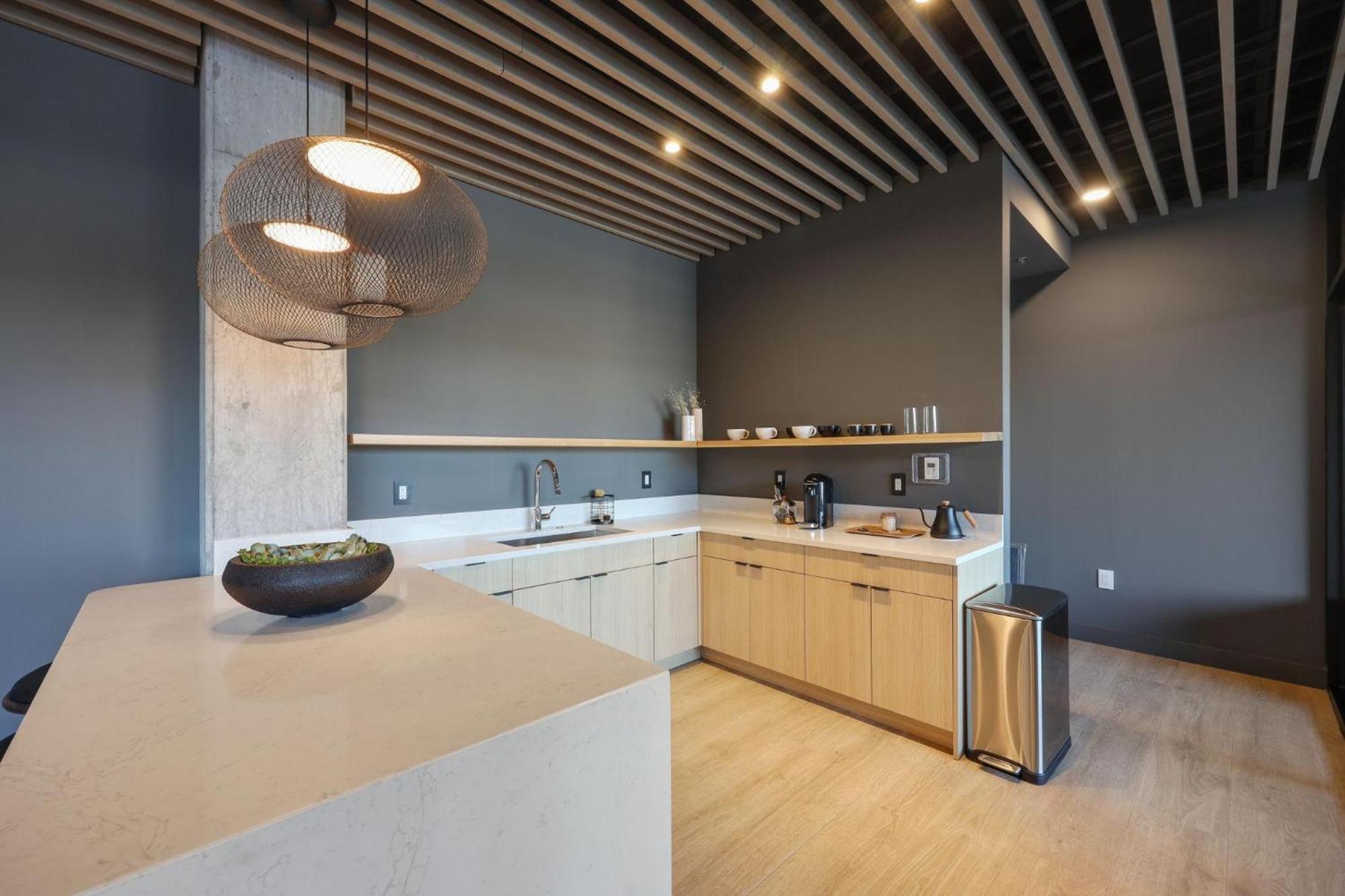 Hyve - Tropical Penthouse - Pool & Gym Holiday home