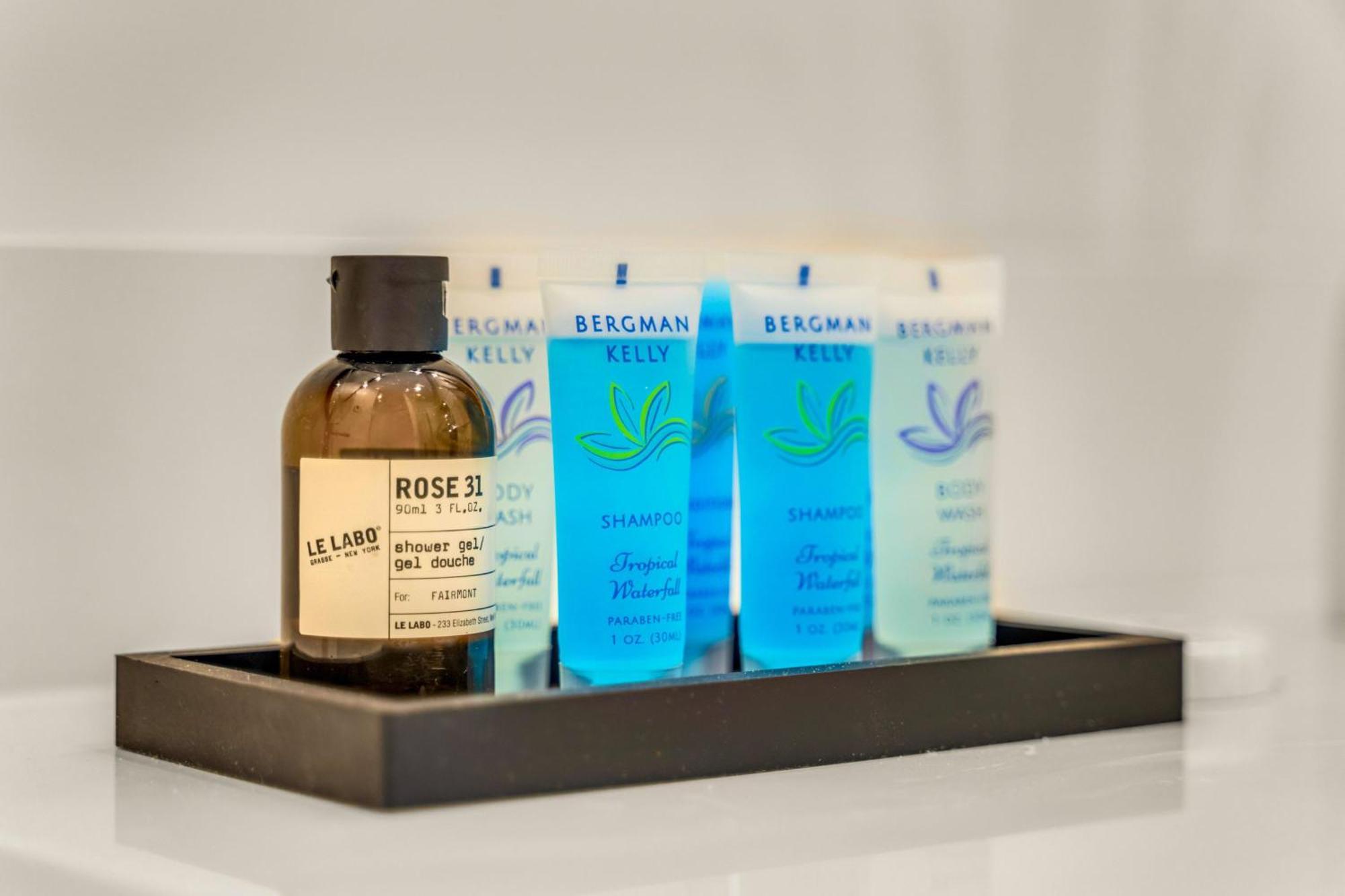 2 Hot Tubs Karaoke Game Downtown *