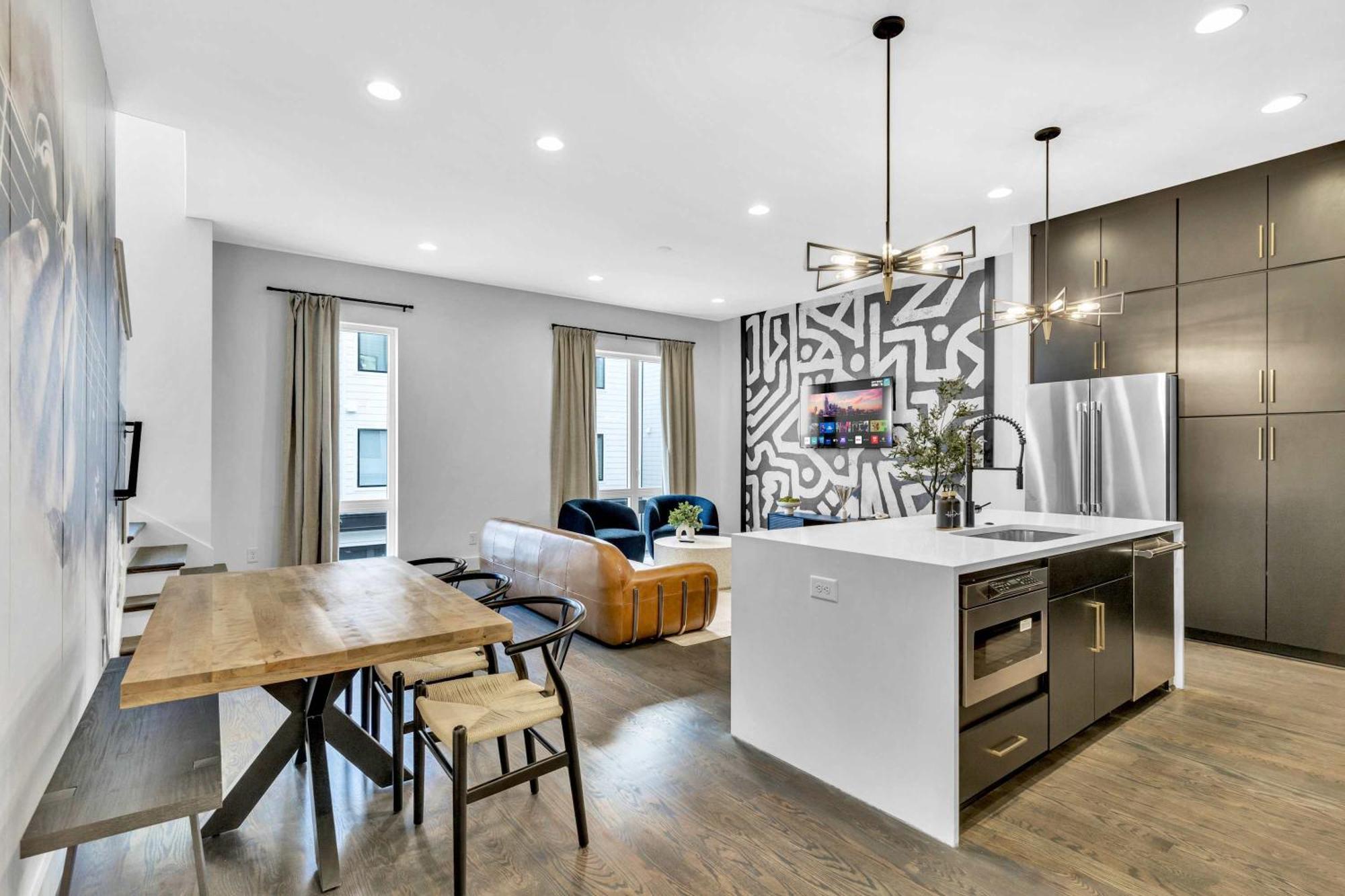 Holiday home 2 Hot Tubs Karaoke Game Downtown