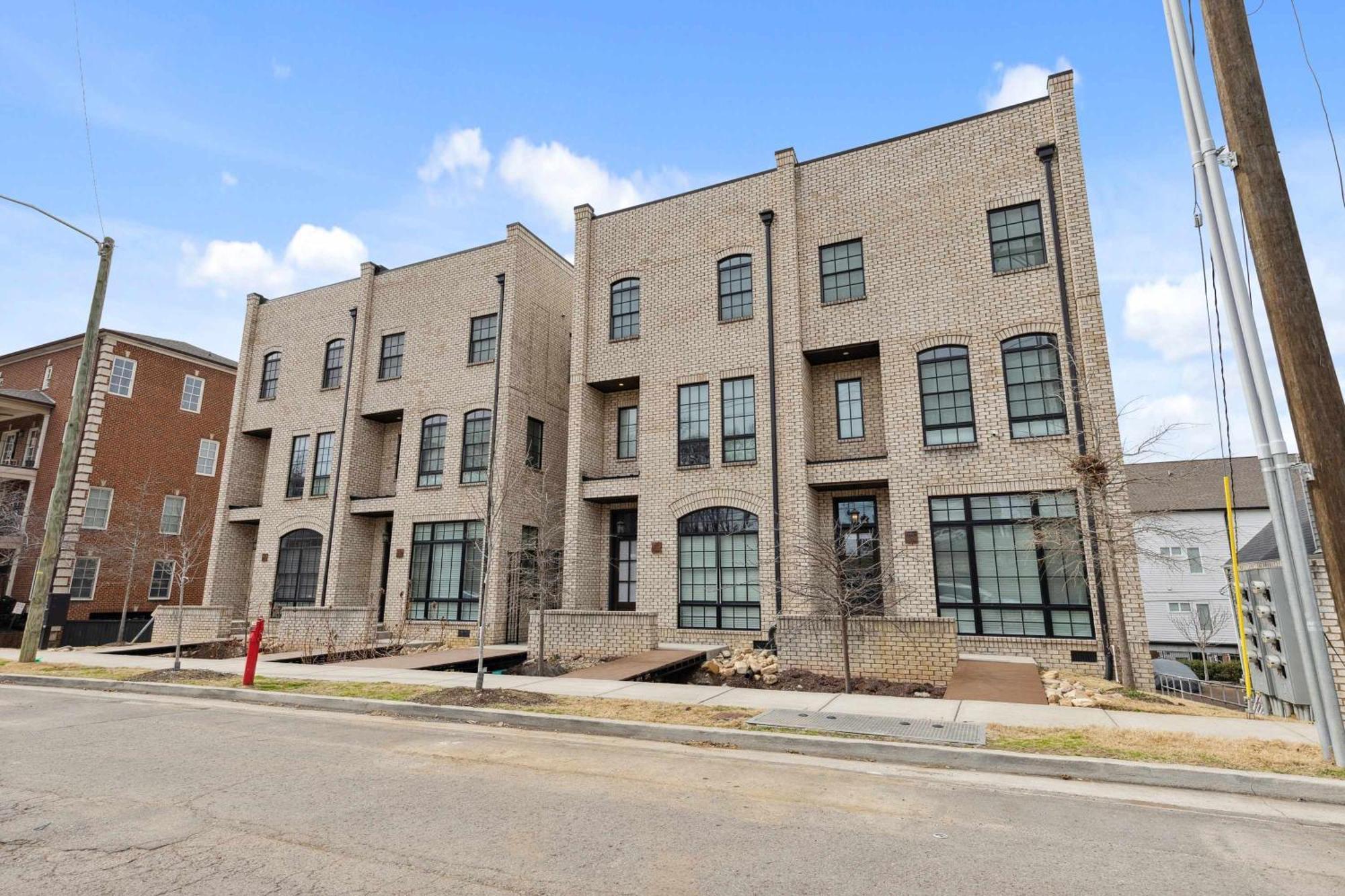 West End Oasis-new Building & Rooftop Views Holiday home *