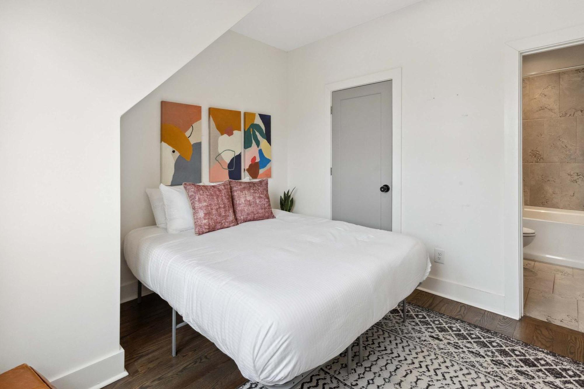 West End Oasis-new Building & Rooftop Views