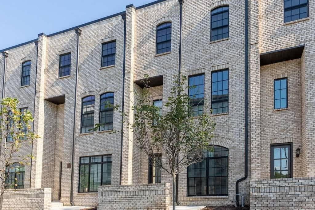 Holiday home New Side By Side Homes - Sleeps 24