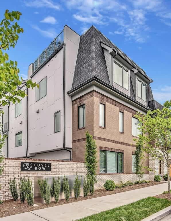 Holiday home Scovel Row Retreat-rooftop Views Near Broadway