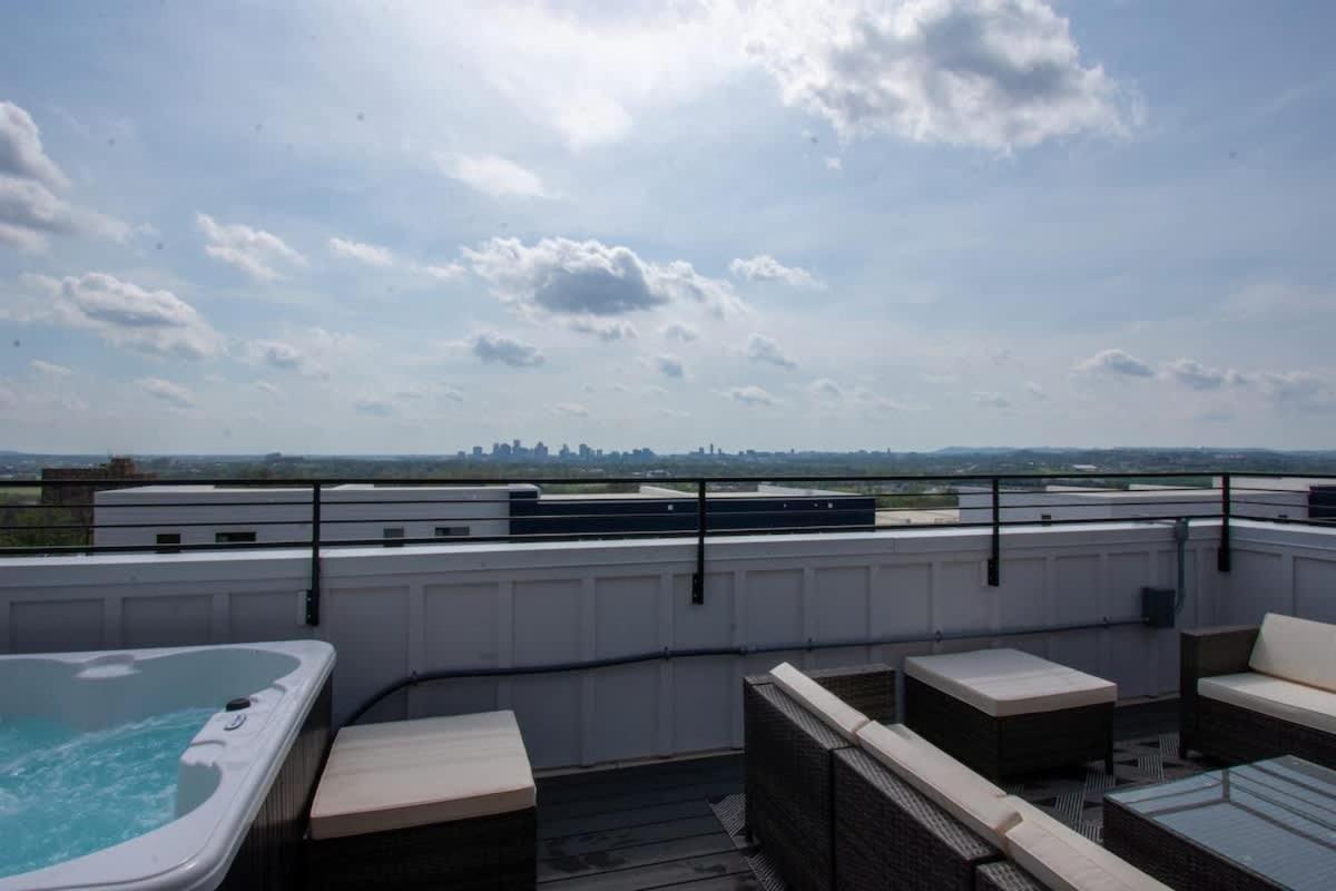 Private Hot Tub - Spacious - Hosts 12 Guests Holiday home *