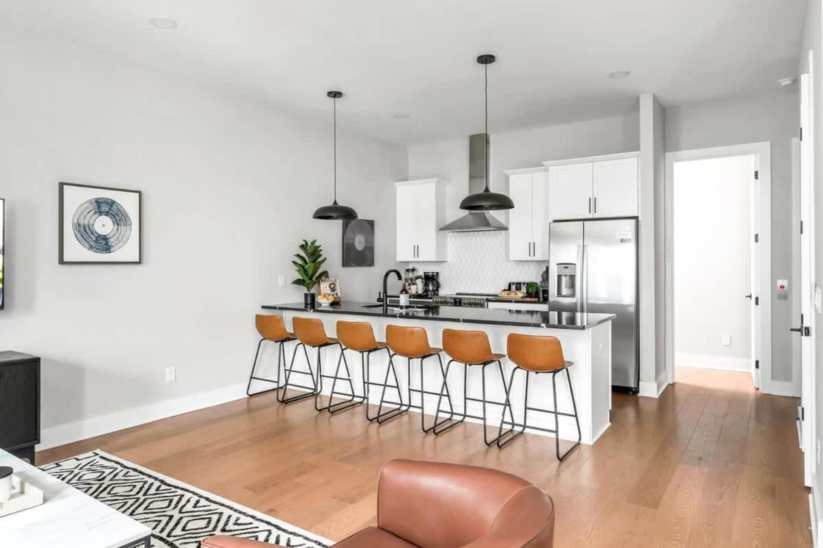 Private Hot Tub - Spacious - Hosts 12 Guests * Nashville