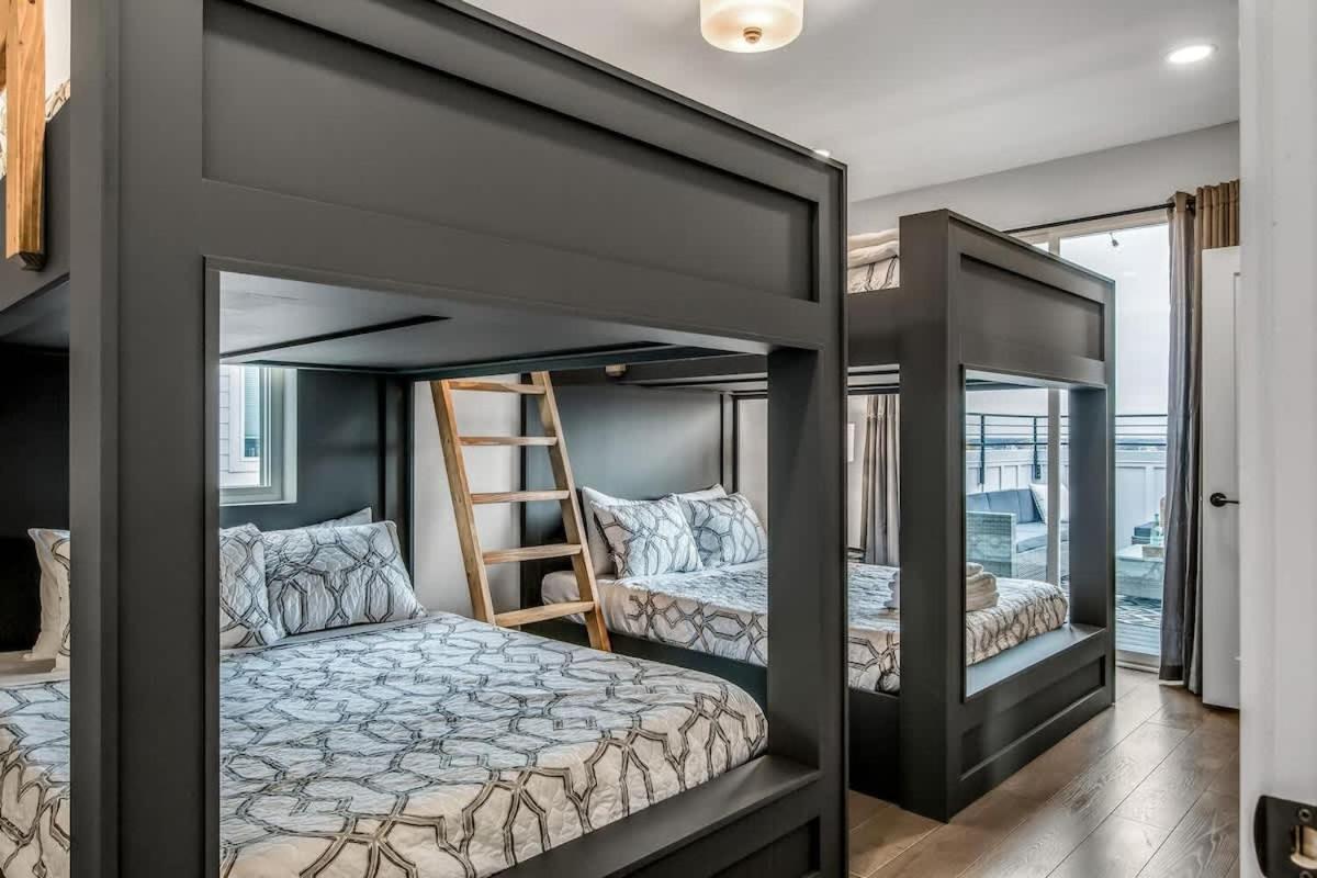 Holiday home Stylish - Rooftop Deck - Hot Tub *