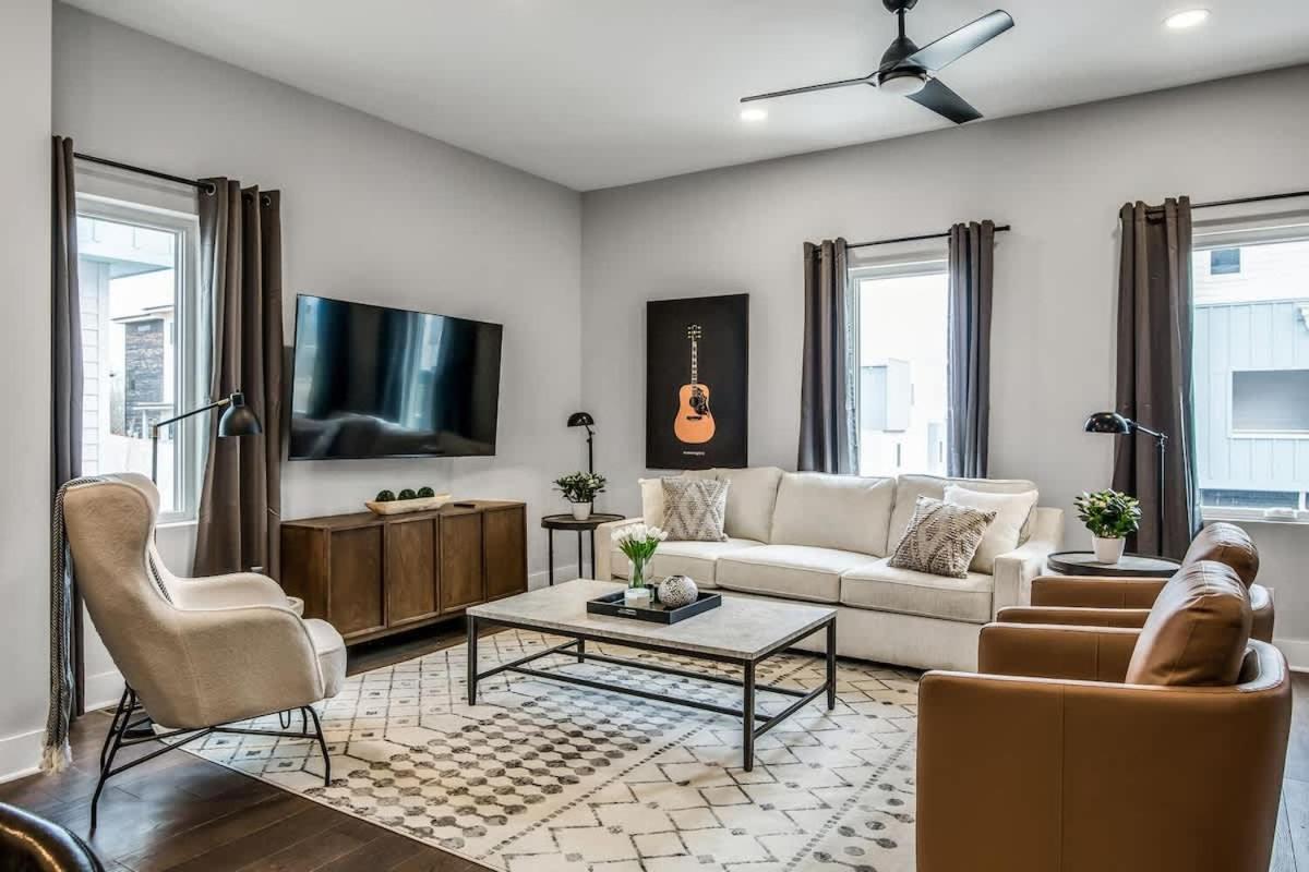 Stylish - Rooftop Deck - Hot Tub Holiday home Nashville