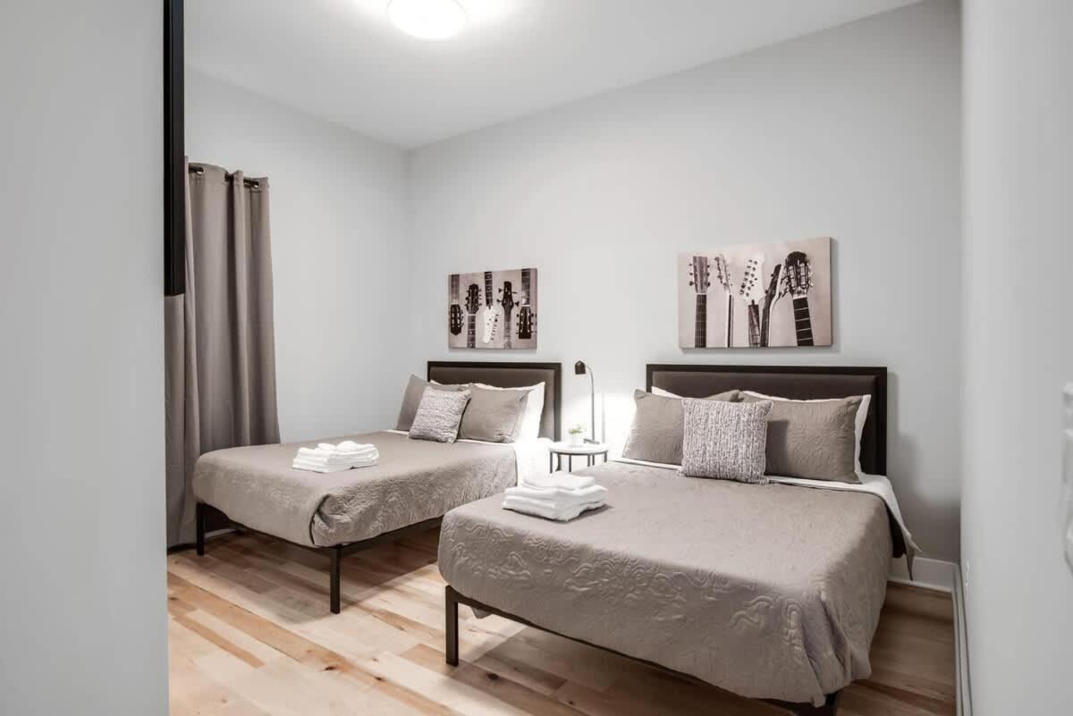 Side By Side Nash Homes - Relaxing Rooftop Patios