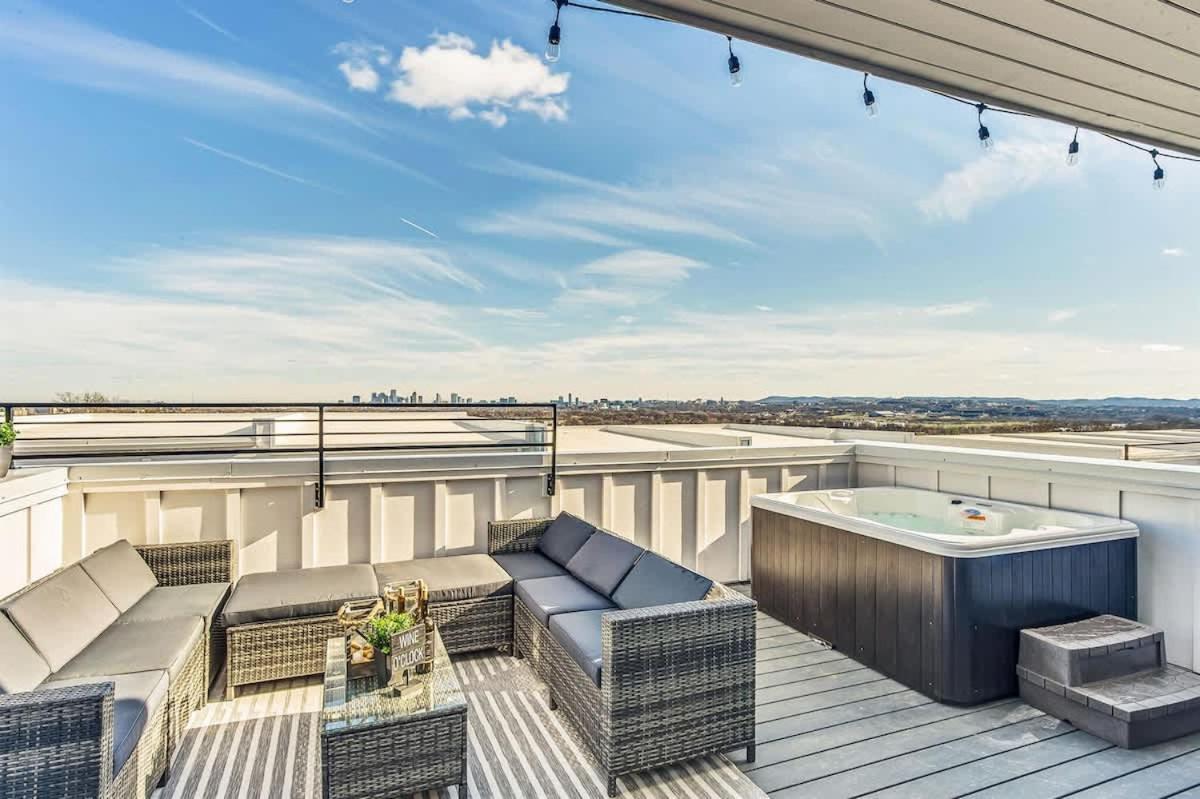 Stunning Rooftop Views Of With Hot Tub Nashville