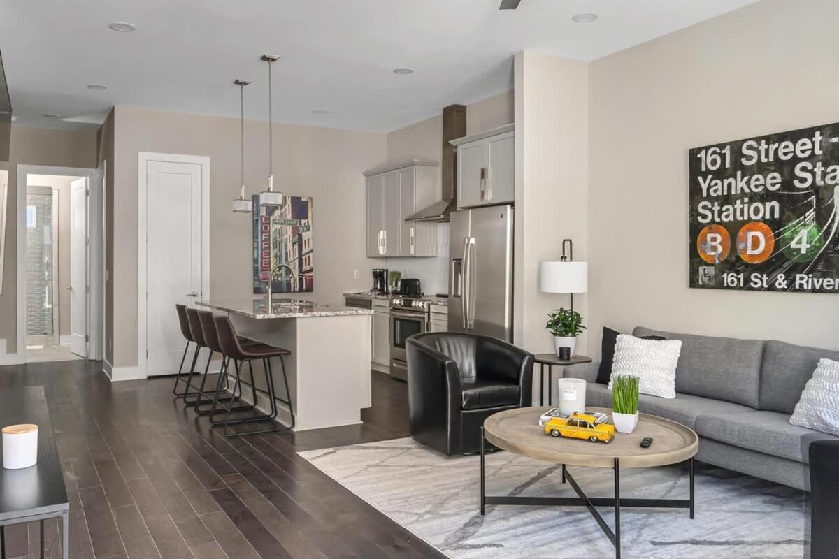 Stunning Rooftop Views Of With Hot Tub * Nashville