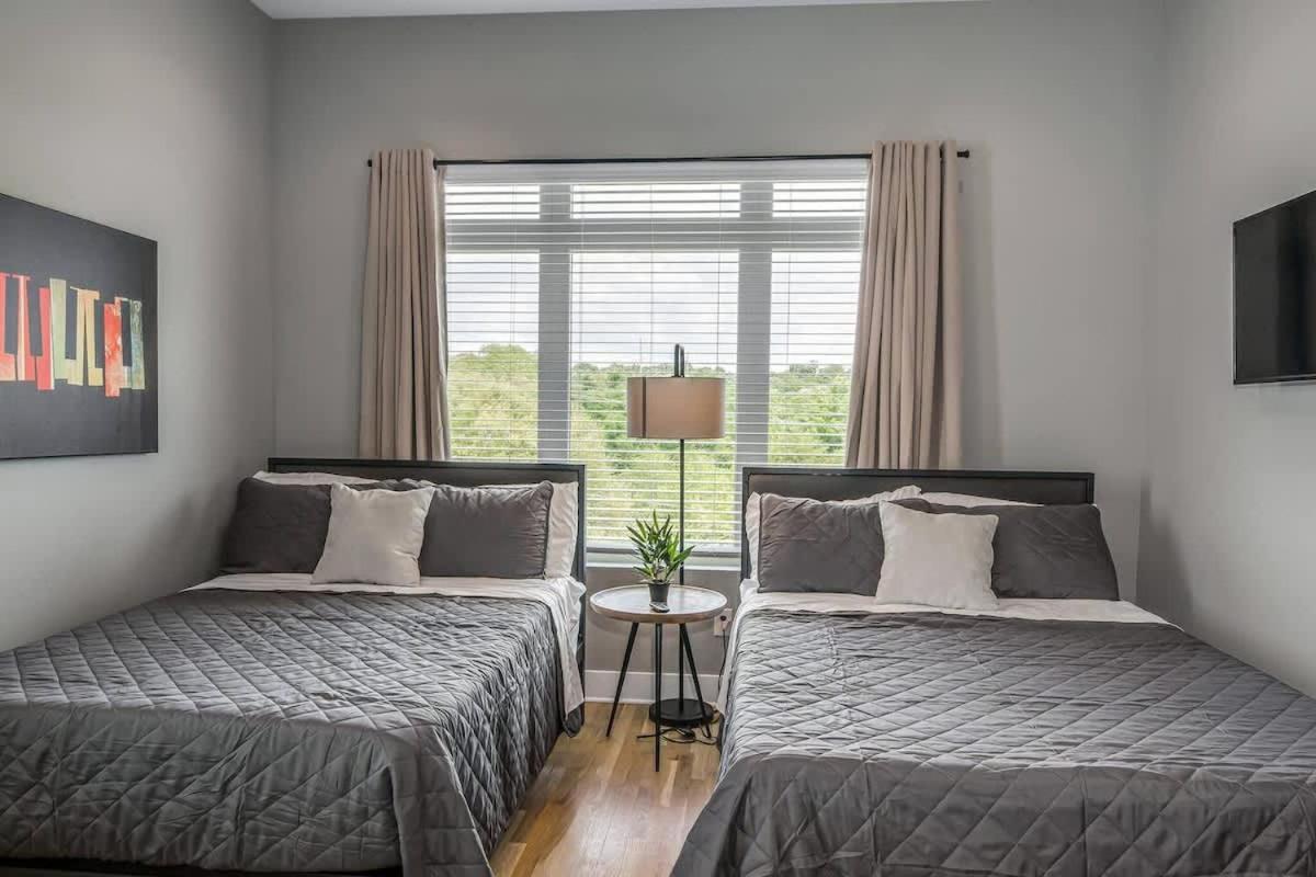 Spacious House With Serene Skyline Views Holiday home Nashville